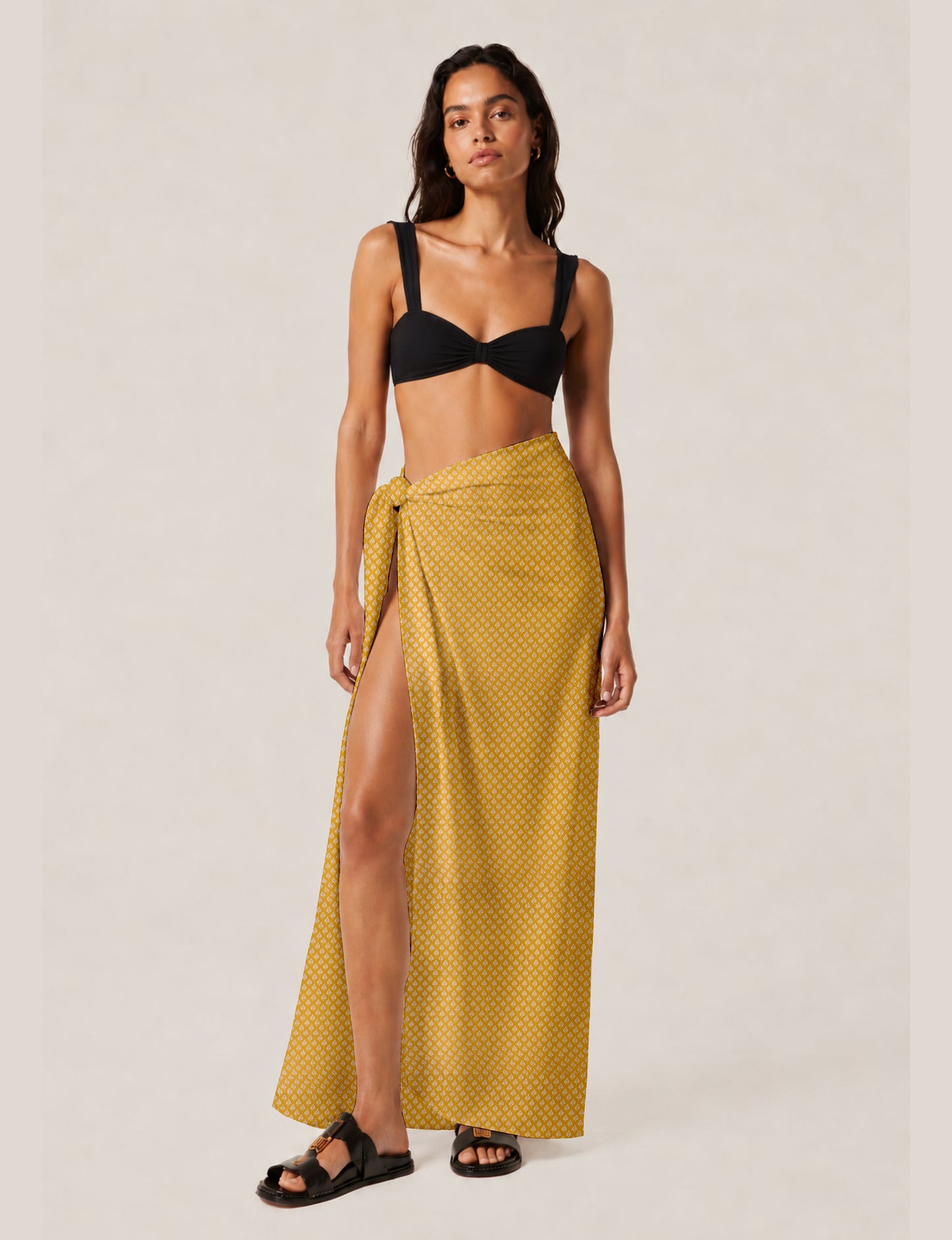 Explore sustainable elegance with our PAREO – a versatile piece for conscious fashion enthusiasts. More than an accessory, it's a statement of ethical clothing and green fashion. Ideal for getaways, this wrap-around works as a coverup, turban, or throw, showcasing our commitment to slow fashion, upcycled garments, and eco-friendly practices. Elevate your wardrobe with this eco-conscious and stylish pareo, a perfect addition to your collection of sustainable women's clothing.