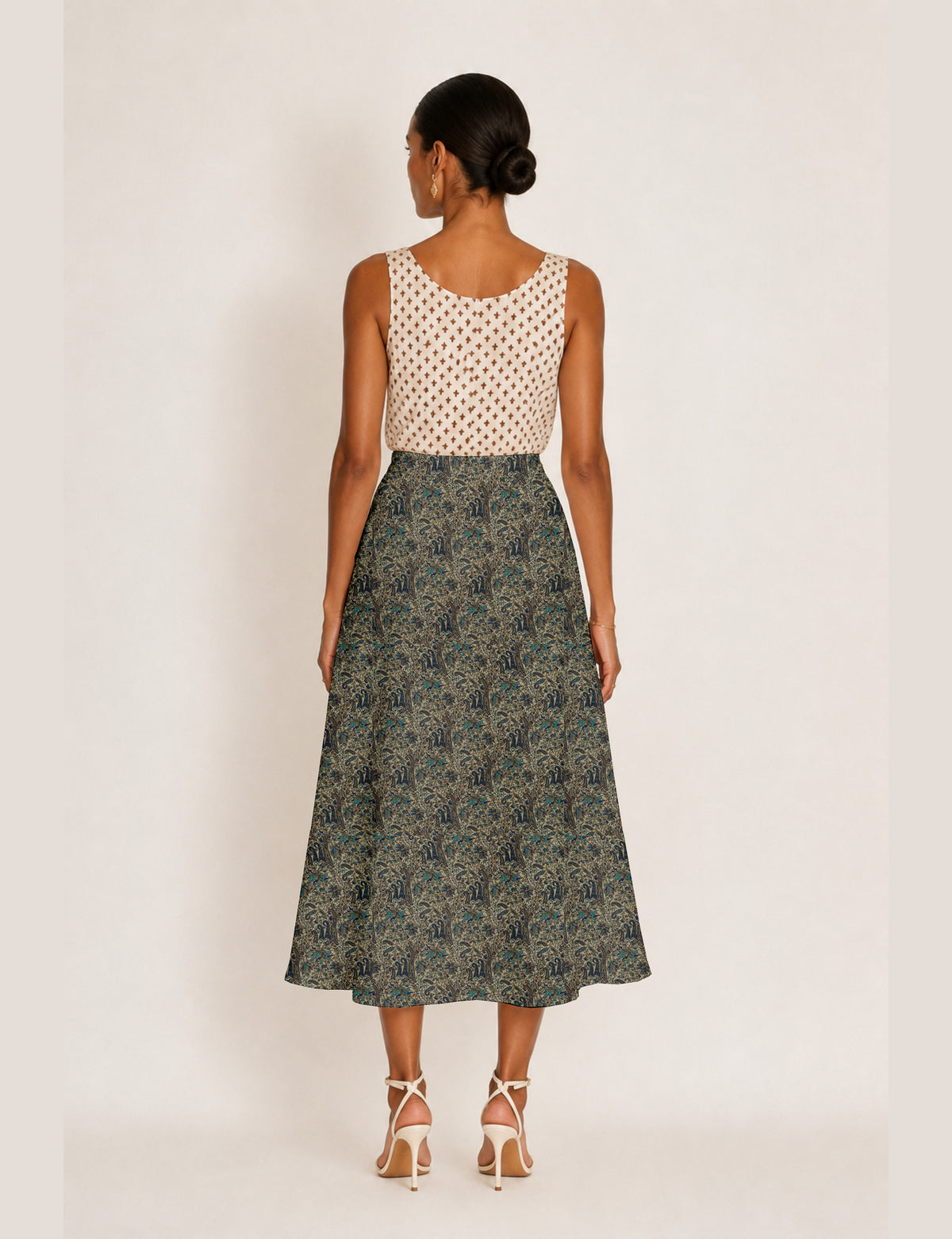 A line skirt with slit - Blue Paisley