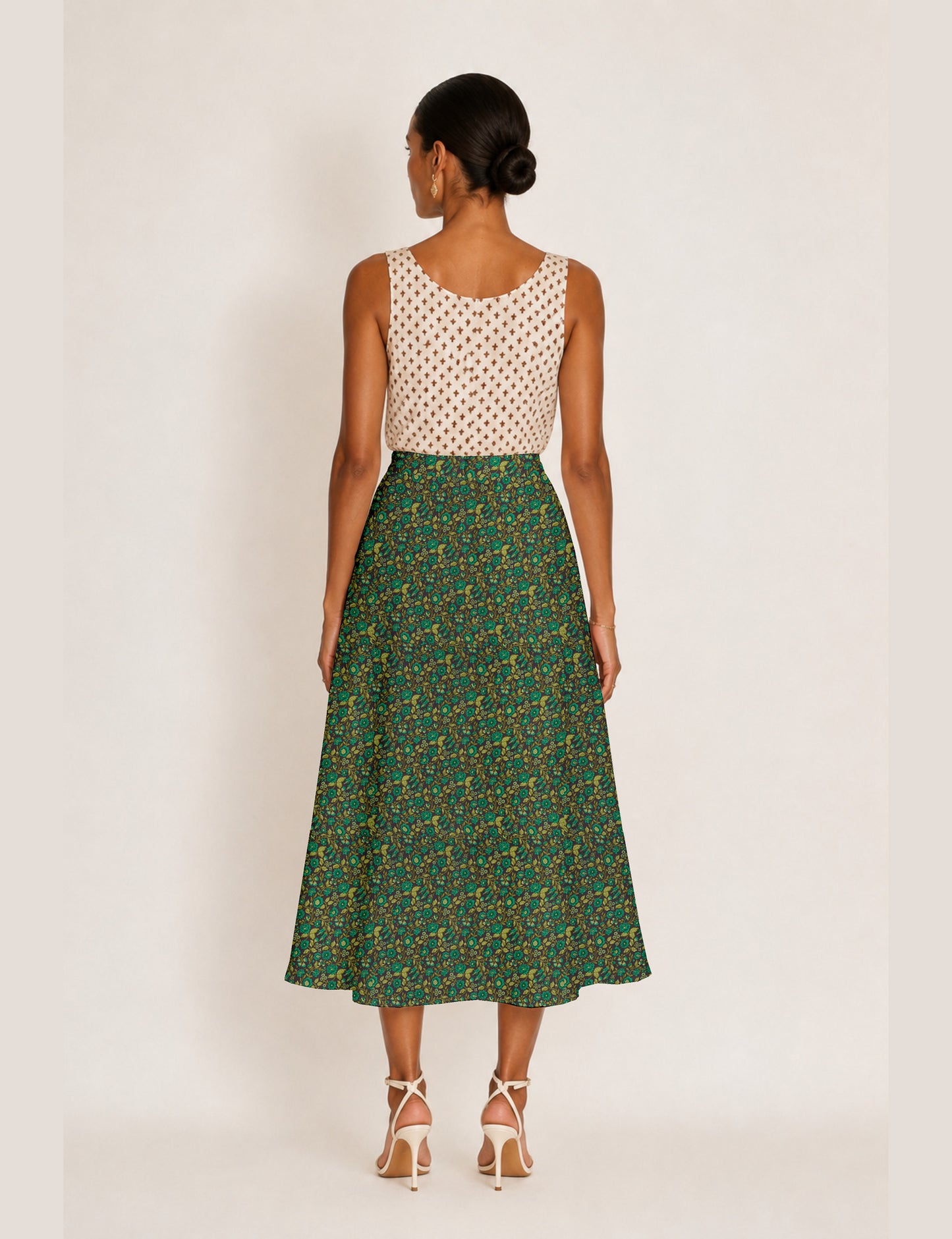 A line skirt with slit - Green Floral