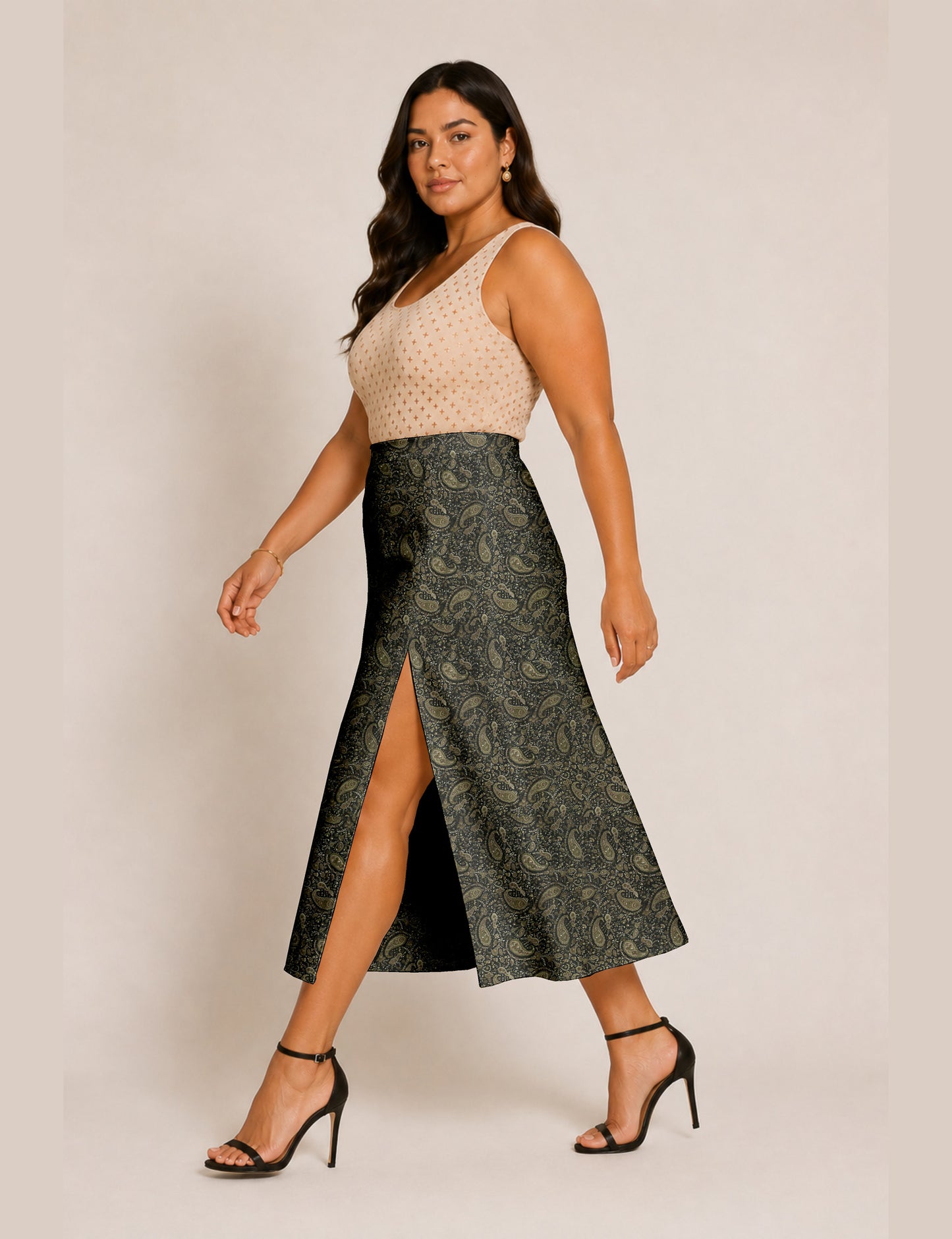 A line skirt with slit - Green Paisley