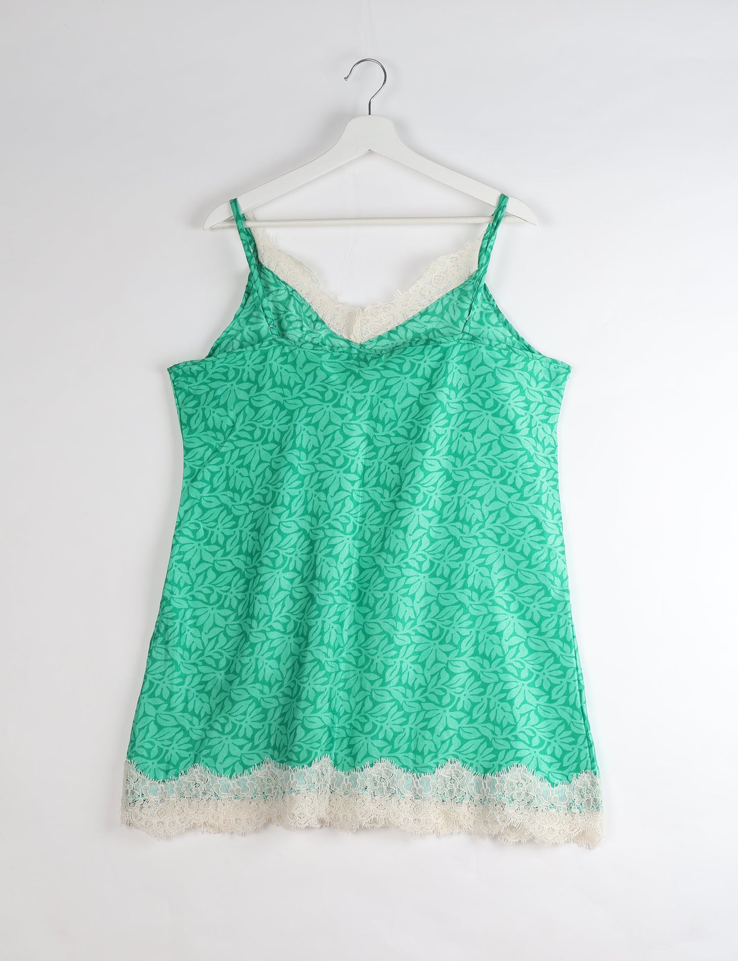 Experience nighttime luxury with our NIGHT DRESS – a true sleeping beauty crafted from upcycled sari fabric by dedicated artisans. Seamlessly combining purpose and comfort, these nightdresses offer a relaxed fit and lightweight material, ideal for sleeping, lounging, or enjoying a tranquil moment sipping coffee on your balcony.