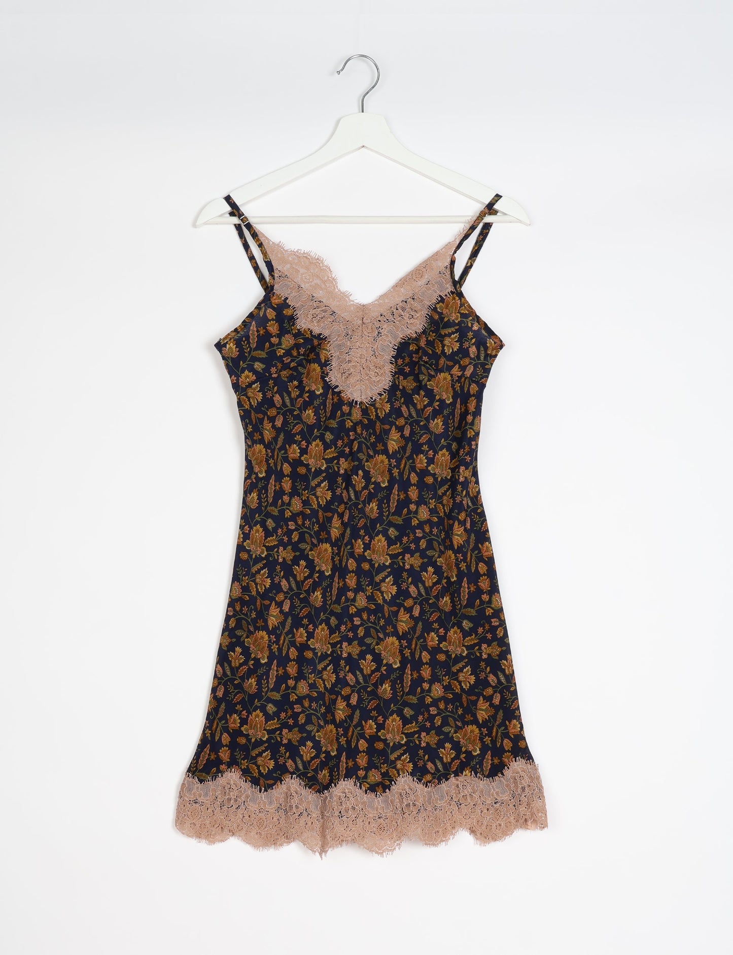 Experience nighttime luxury with our NIGHT DRESS – a true sleeping beauty crafted from upcycled sari fabric by dedicated artisans. Seamlessly combining purpose and comfort, these nightdresses offer a relaxed fit and lightweight material, ideal for sleeping, lounging, or enjoying a tranquil moment sipping coffee on your balcony.