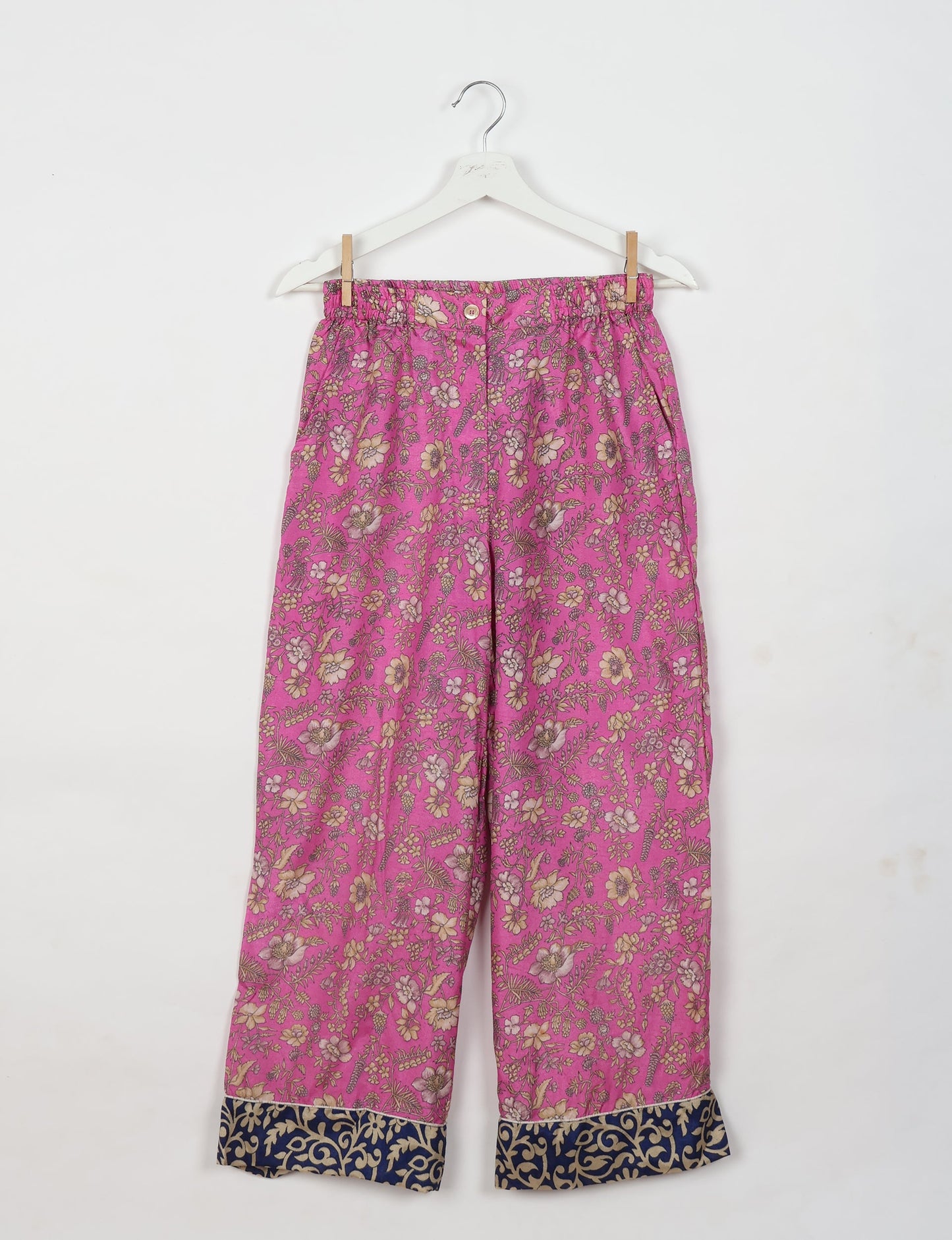 Choose sustainable sleepwear with our PJ SET – perfect for conscious living. From chilling to entertaining, these day-to-night pajamas feature an ethically crafted long-sleeve button-down and elastic-waist pants. Elevate your sleepwear with eco-friendly elegance.