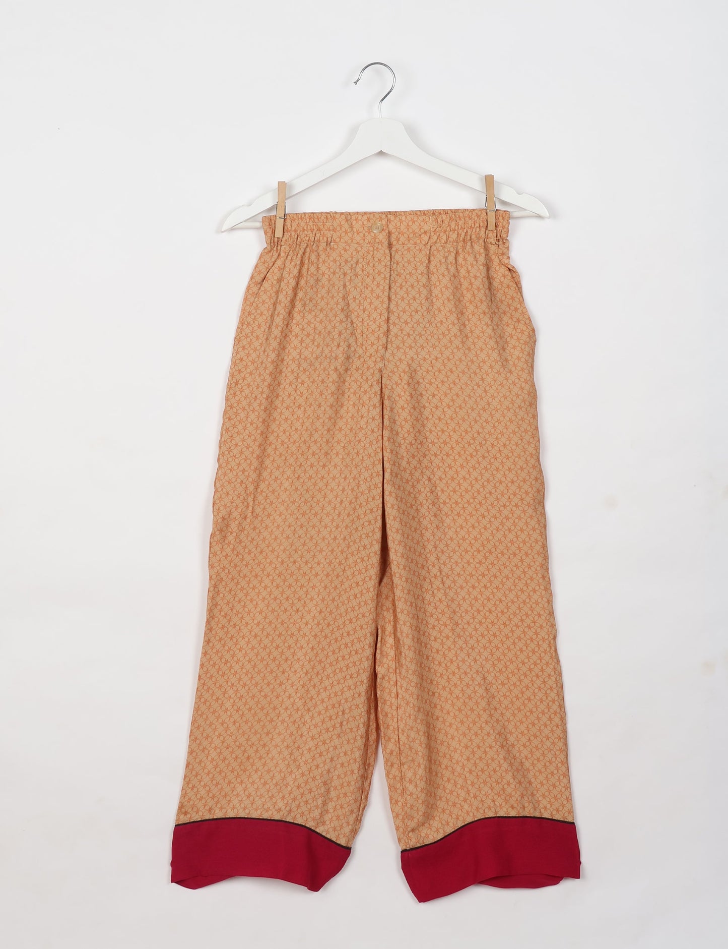 Choose sustainable sleepwear with our PJ SET – perfect for conscious living. From chilling to entertaining, these day-to-night pajamas feature an ethically crafted long-sleeve button-down and elastic-waist pants. Elevate your sleepwear with eco-friendly elegance.