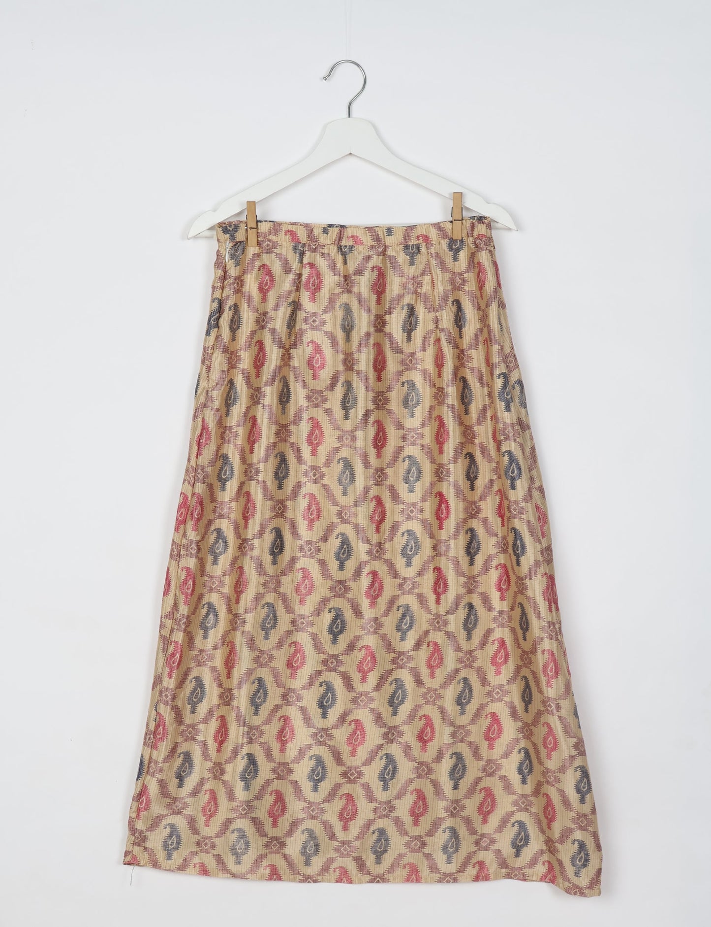 Sustainable A LINE SKIRT, a high-fashion choice for conscious individuals. Fitted at the waist, ankle-length, and ethically crafted for eco-friendly style.
