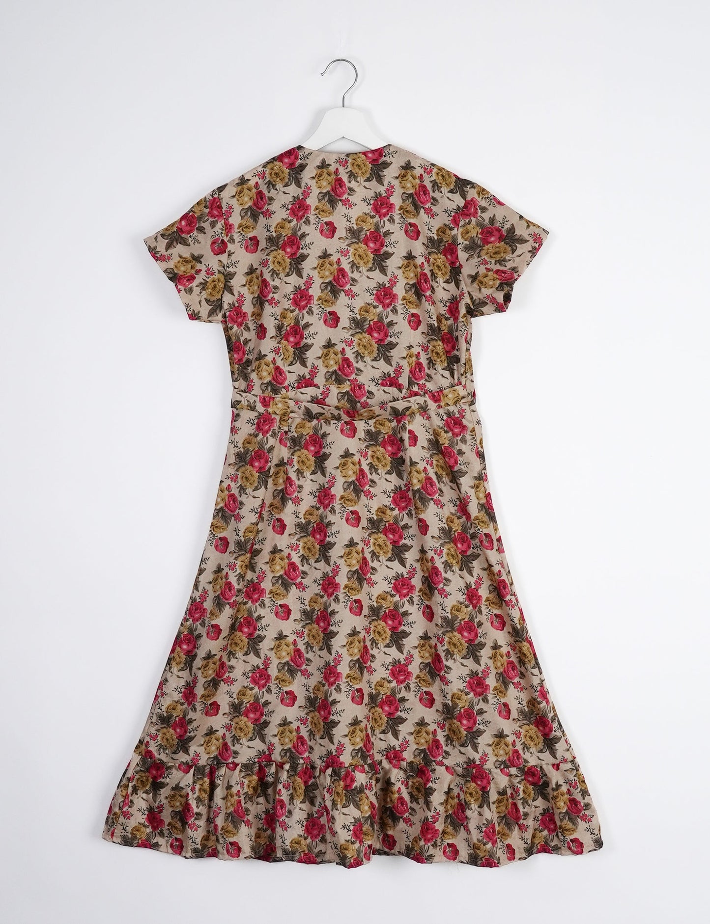 Embrace timeless elegance with our MIDI WRAP DRESS ā a midi-length beauty featuring a v-neck, flattery from all angles, and a charming sari belt. Crafted from sustainable materials, this dress embodies ethical clothing and green fashion. Sophisticated with a frill tier at the hem and short cap sleeves, this dress is perfect for any occasion. Tie up the beautifully crafted sari belt on the side for a versatile, stylish, and eco-friendly look.