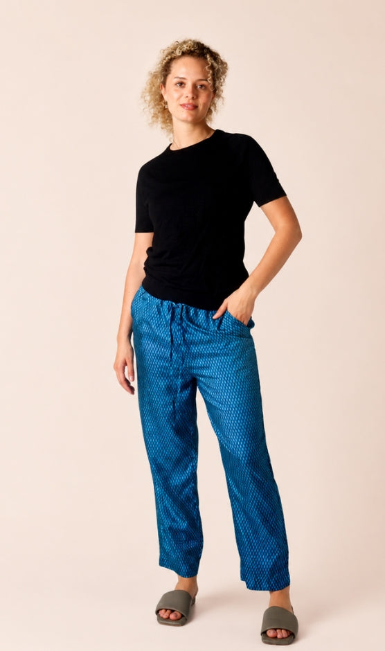 Pull-on pants