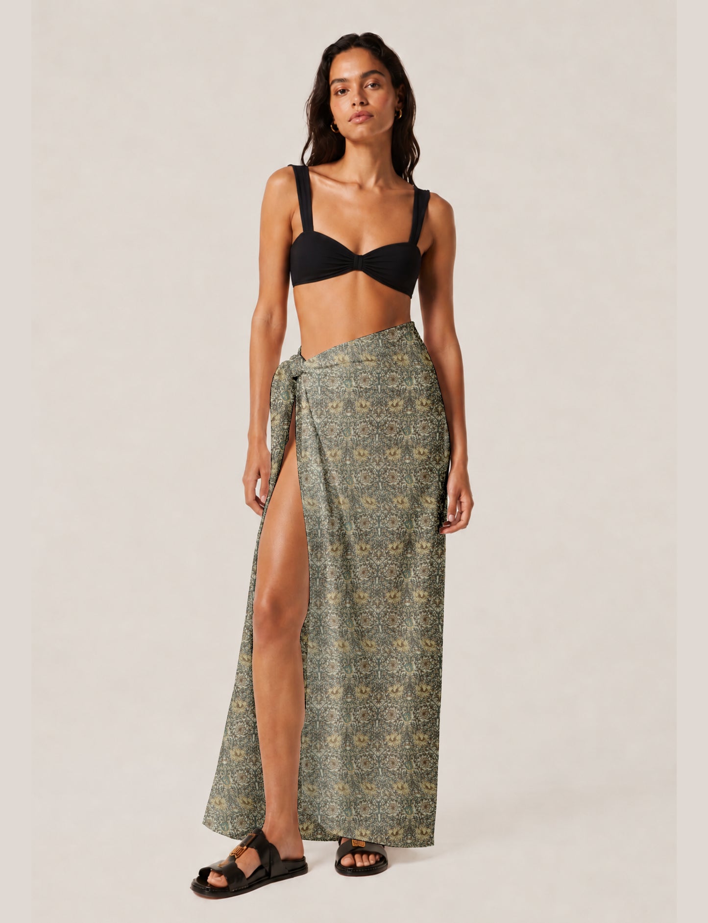 Explore sustainable elegance with our PAREO – a versatile piece for conscious fashion enthusiasts. More than an accessory, it's a statement of ethical clothing and green fashion. Ideal for getaways, this wrap-around works as a coverup, turban, or throw, showcasing our commitment to slow fashion, upcycled garments, and eco-friendly practices. Elevate your wardrobe with this eco-conscious and stylish pareo, a perfect addition to your collection of sustainable women's clothing.