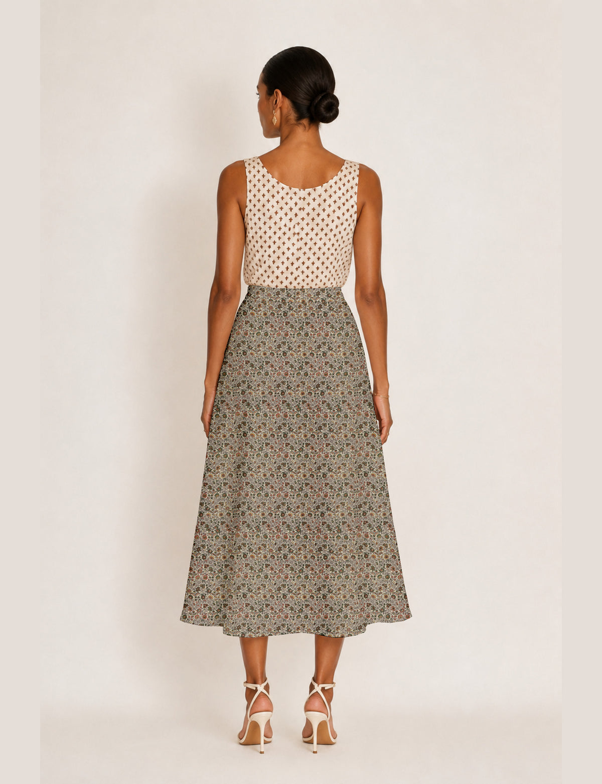 A line skirt with slit - Beige Floral