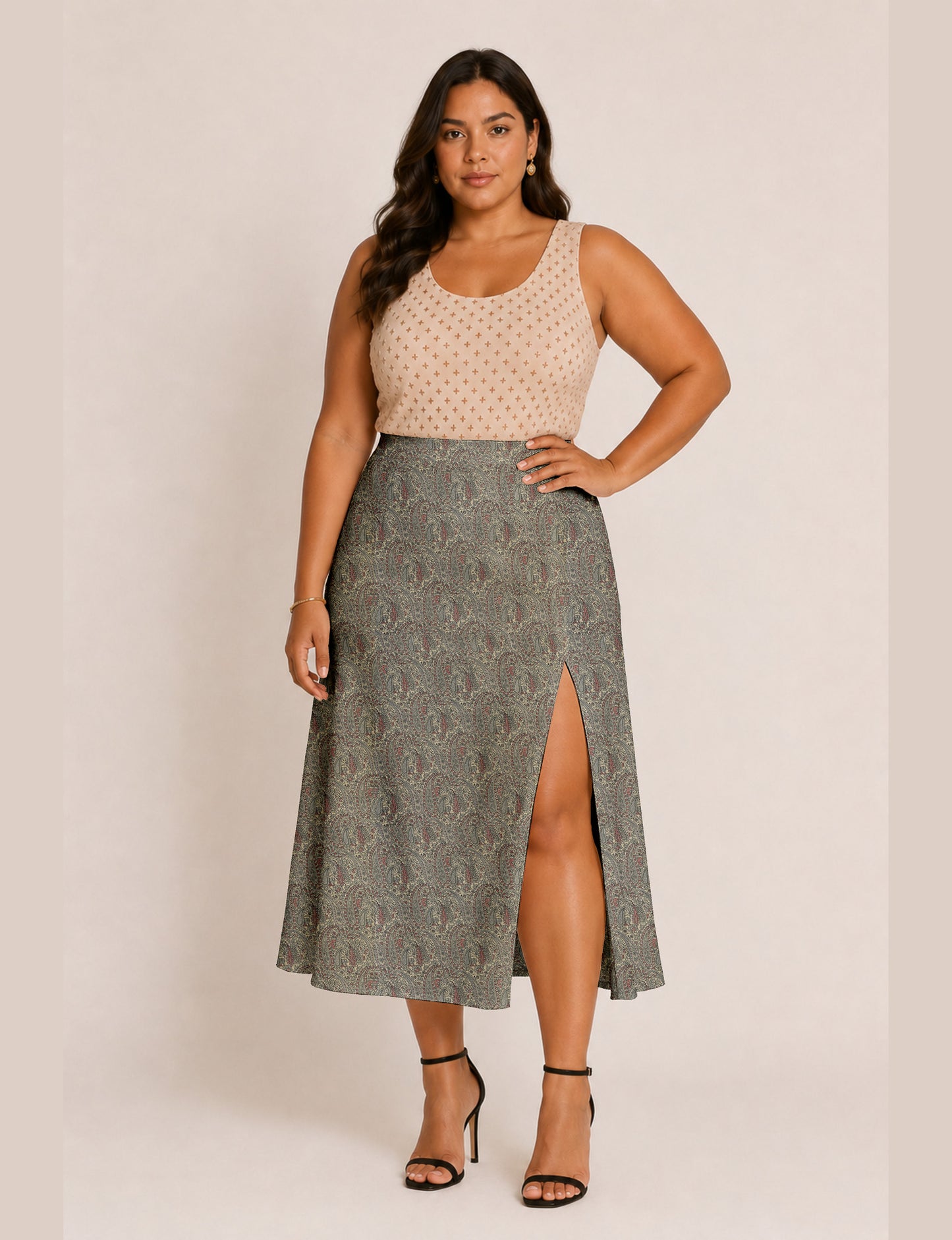 A line skirt with slit - Beige Paisley