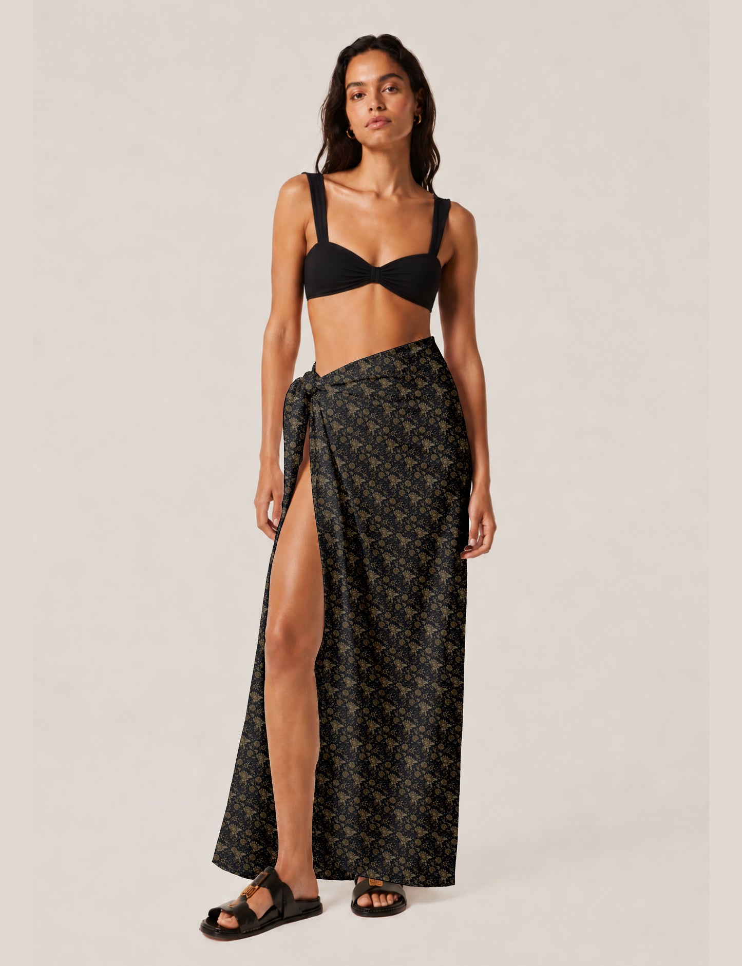Explore sustainable elegance with our PAREO – a versatile piece for conscious fashion enthusiasts. More than an accessory, it's a statement of ethical clothing and green fashion. Ideal for getaways, this wrap-around works as a coverup, turban, or throw, showcasing our commitment to slow fashion, upcycled garments, and eco-friendly practices. Elevate your wardrobe with this eco-conscious and stylish pareo, a perfect addition to your collection of sustainable women's clothing.