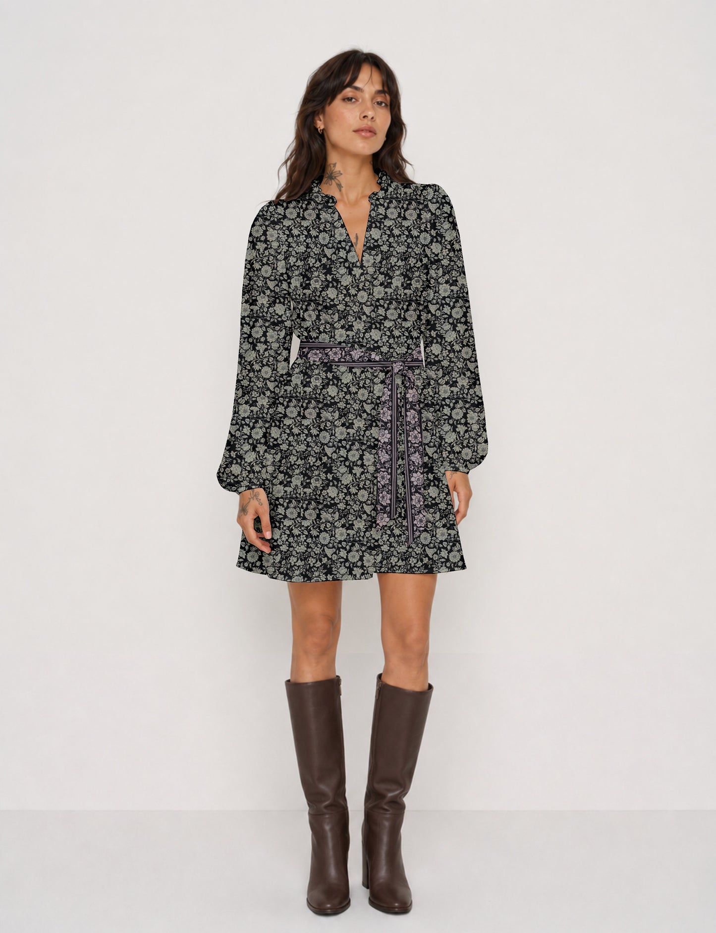 Swing dress with belt - Black Floral