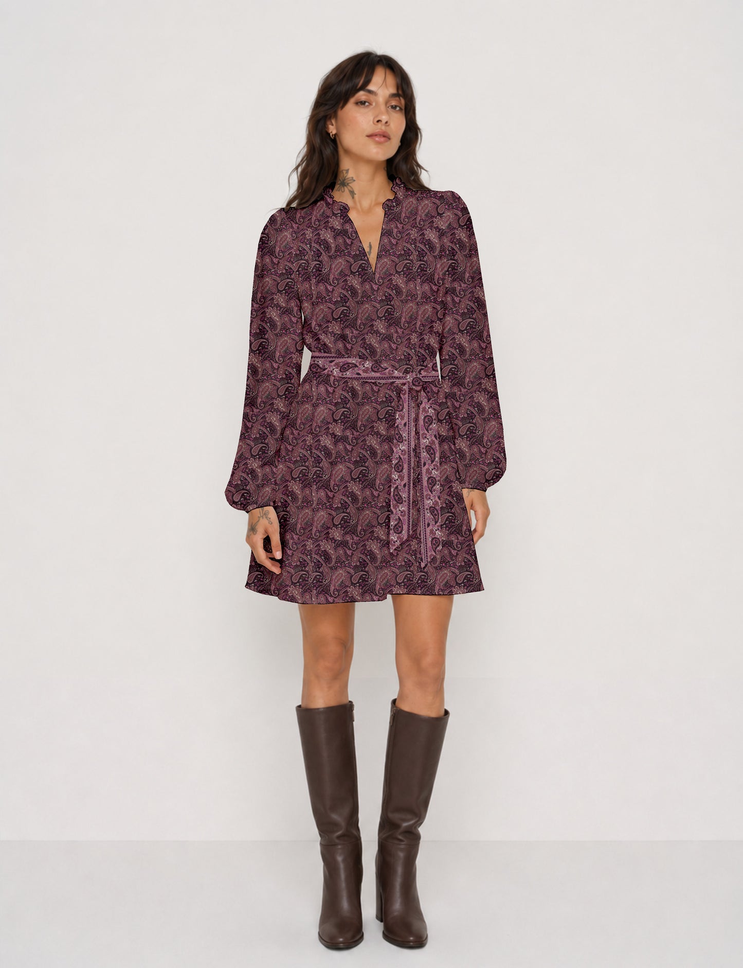 Swing dress with belt - Black Paisley