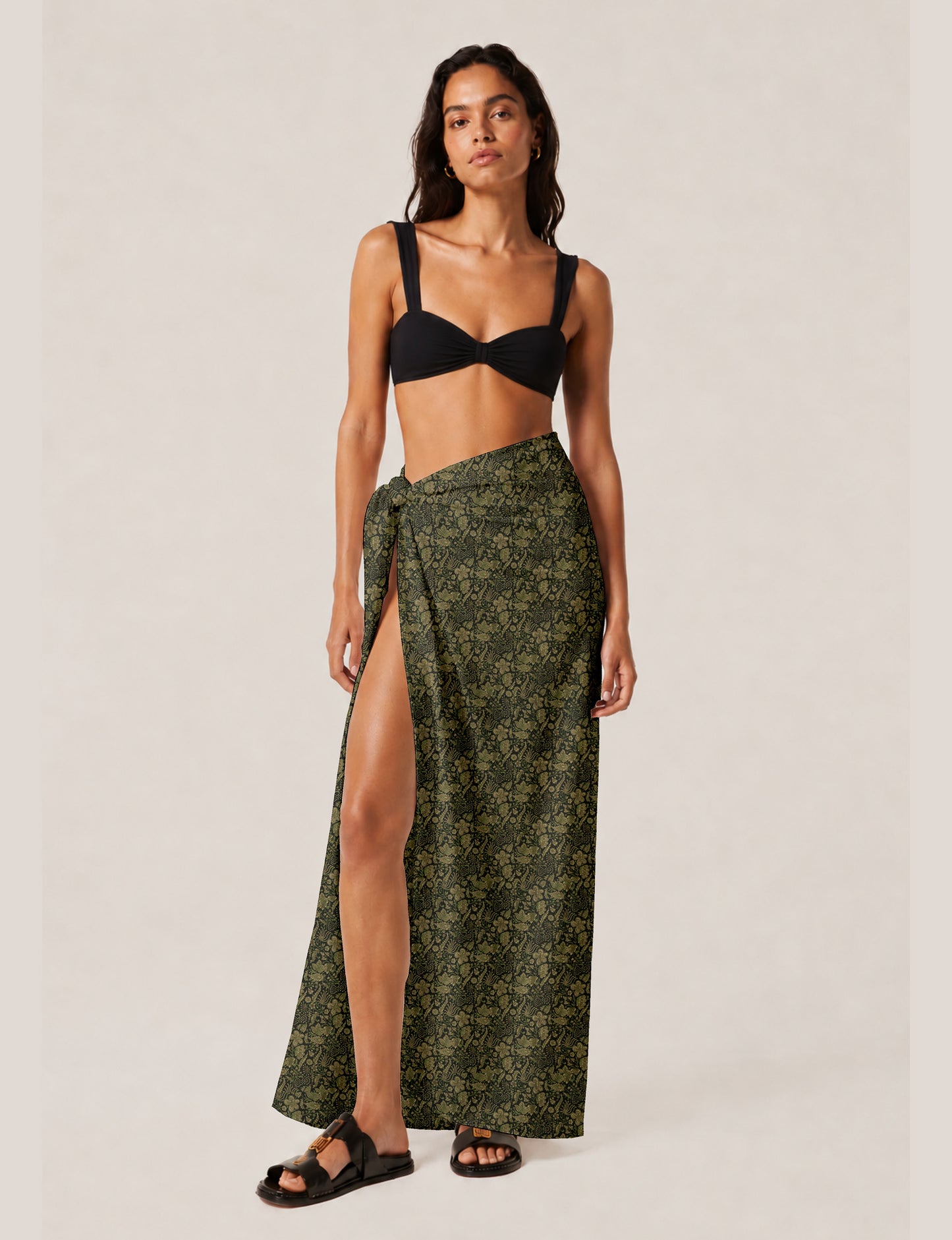 Explore sustainable elegance with our PAREO – a versatile piece for conscious fashion enthusiasts. More than an accessory, it's a statement of ethical clothing and green fashion. Ideal for getaways, this wrap-around works as a coverup, turban, or throw, showcasing our commitment to slow fashion, upcycled garments, and eco-friendly practices. Elevate your wardrobe with this eco-conscious and stylish pareo, a perfect addition to your collection of sustainable women's clothing.