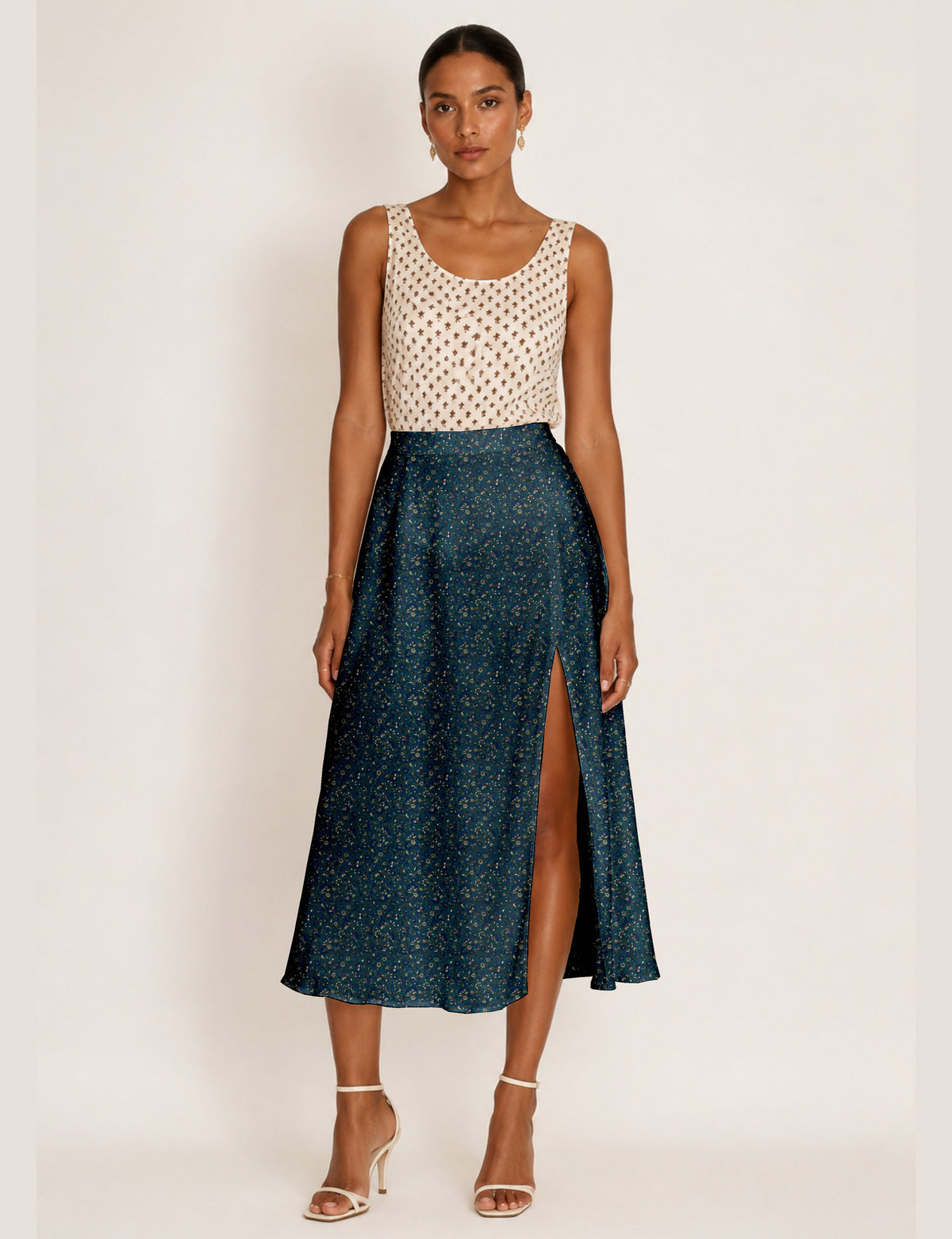 A line skirt with slit - Blue Floral