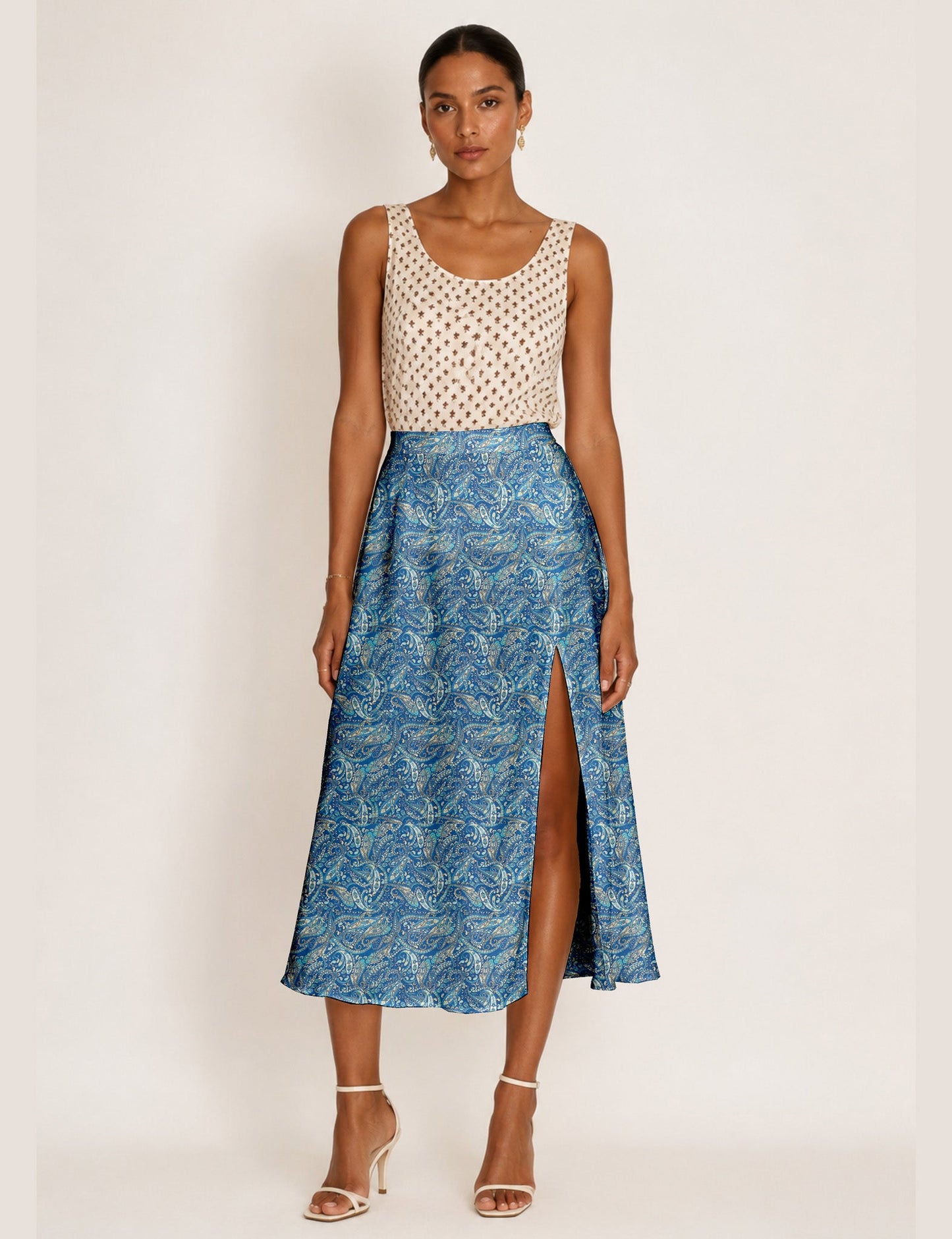 A line skirt with slit - Blue Paisley