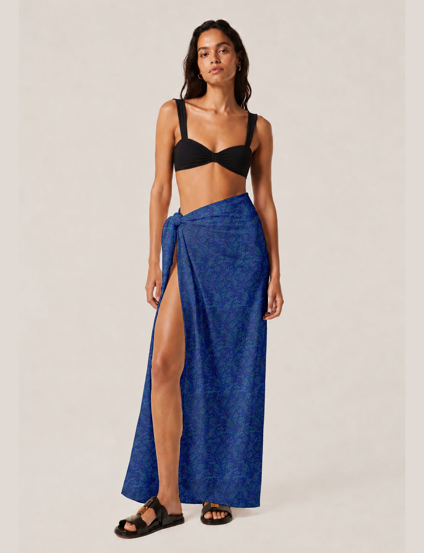 Explore sustainable elegance with our PAREO – a versatile piece for conscious fashion enthusiasts. More than an accessory, it's a statement of ethical clothing and green fashion. Ideal for getaways, this wrap-around works as a coverup, turban, or throw, showcasing our commitment to slow fashion, upcycled garments, and eco-friendly practices. Elevate your wardrobe with this eco-conscious and stylish pareo, a perfect addition to your collection of sustainable women's clothing.