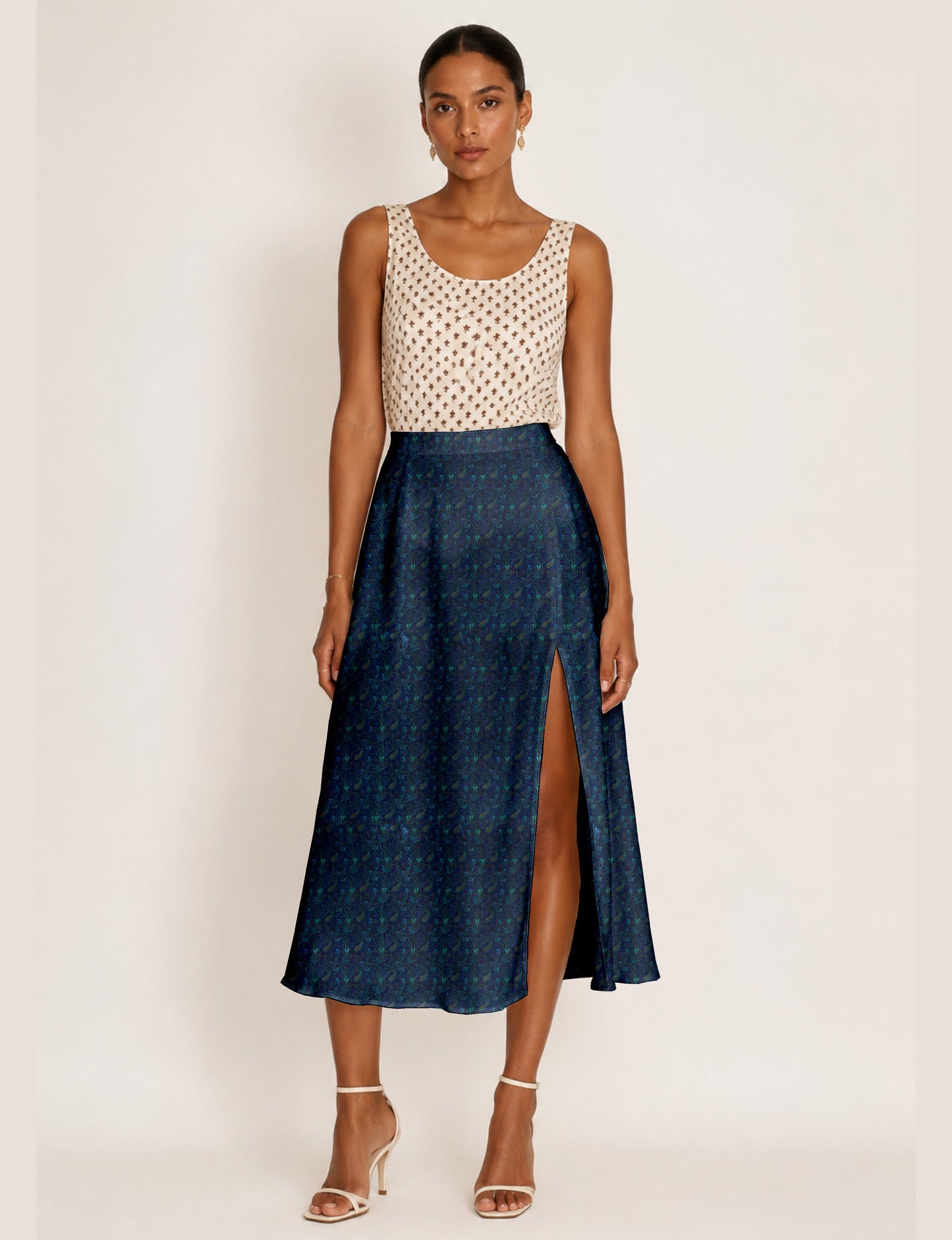 A line skirt with slit - Blue Paisley