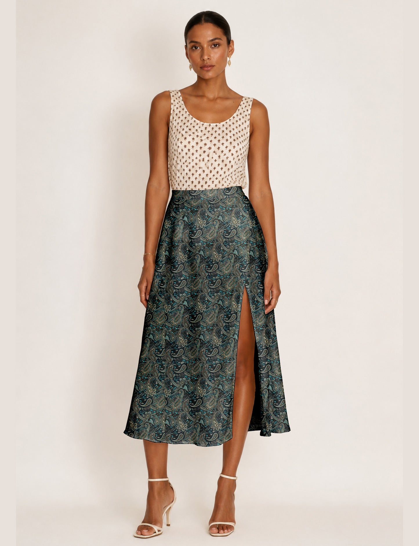 A line skirt with slit - Blue Paisley