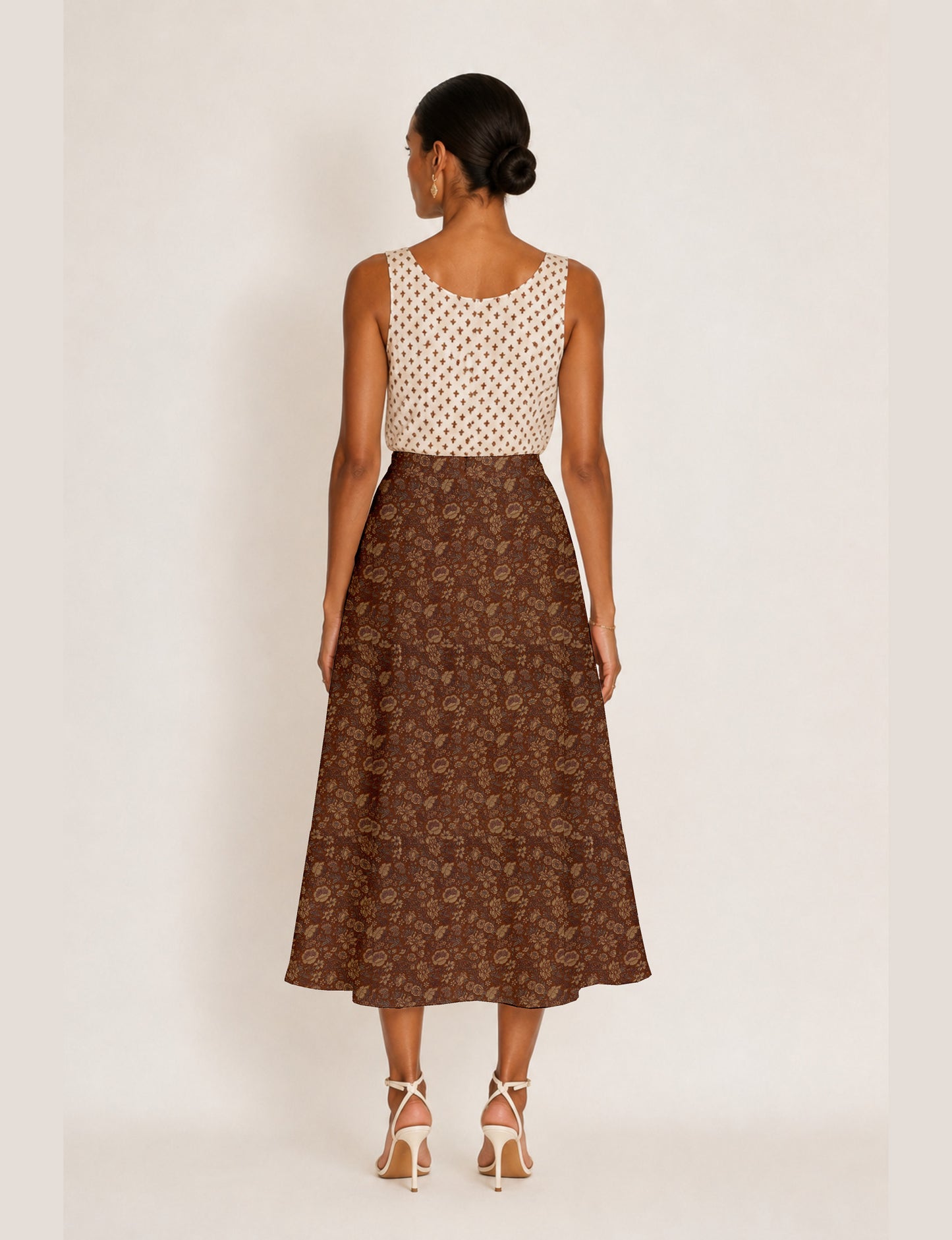 A line skirt with slit - Brown Floral