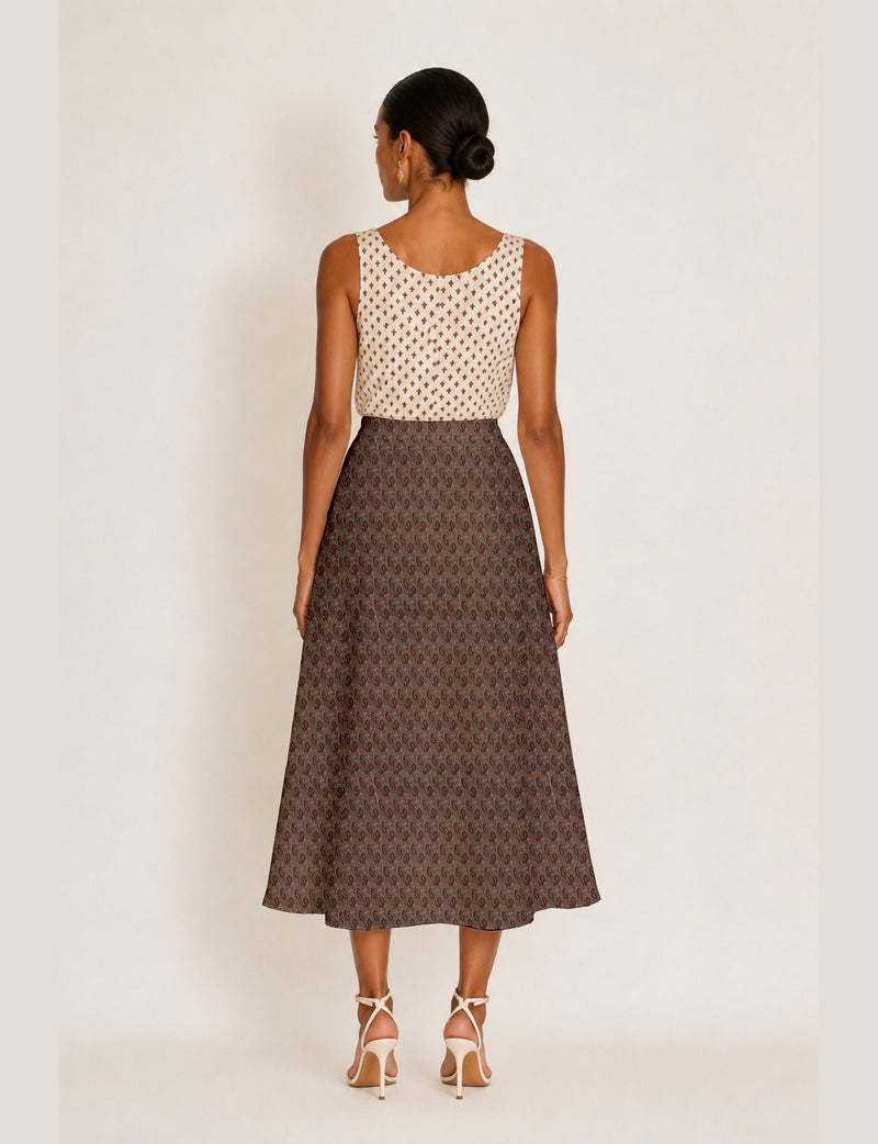 A line skirt with slit - Brown Paisley