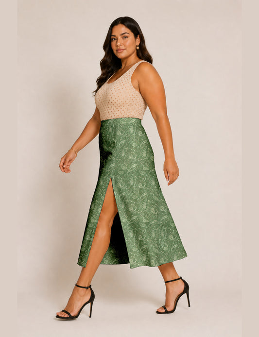 A line skirt with slit - Green Paisley