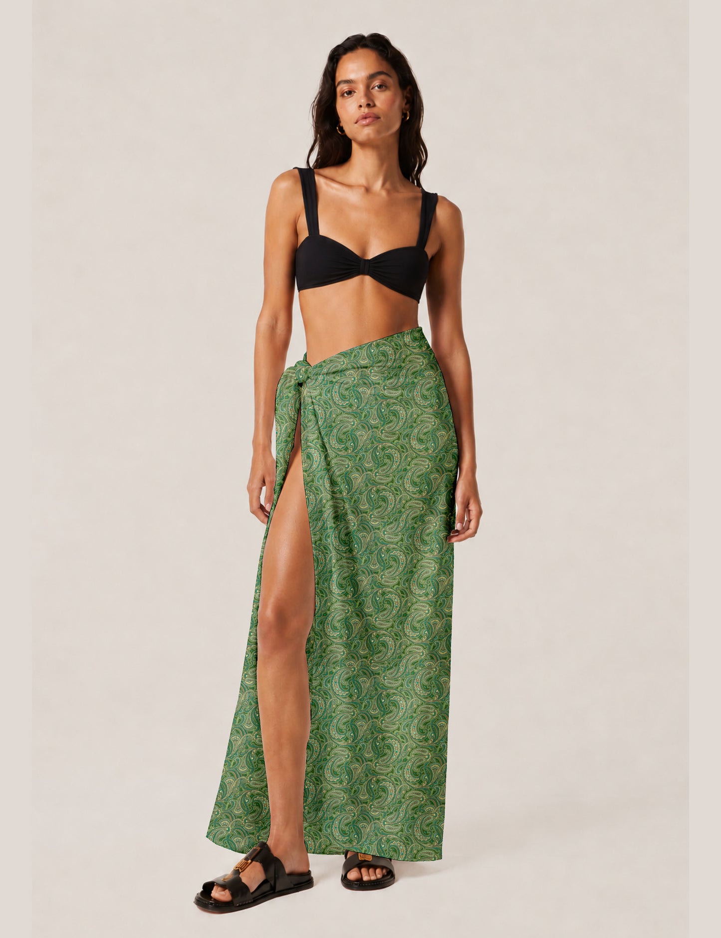 Explore sustainable elegance with our PAREO – a versatile piece for conscious fashion enthusiasts. More than an accessory, it's a statement of ethical clothing and green fashion. Ideal for getaways, this wrap-around works as a coverup, turban, or throw, showcasing our commitment to slow fashion, upcycled garments, and eco-friendly practices. Elevate your wardrobe with this eco-conscious and stylish pareo, a perfect addition to your collection of sustainable women's clothing.