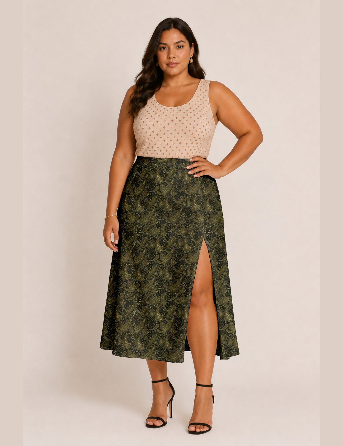 A line skirt with slit - Green Paisley