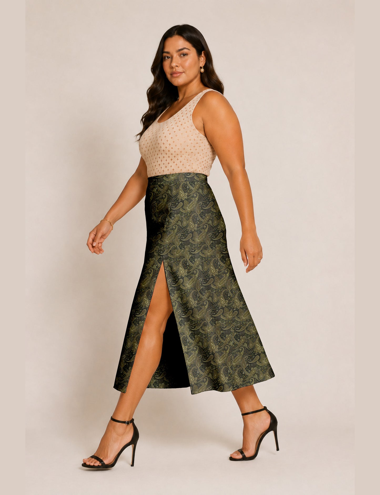 A line skirt with slit - Green Paisley