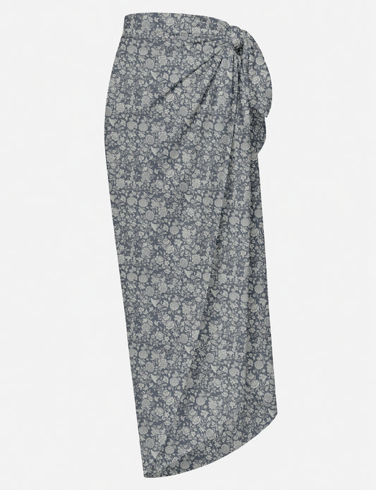 Explore sustainable elegance with our PAREO – a versatile piece for conscious fashion enthusiasts. More than an accessory, it's a statement of ethical clothing and green fashion. Ideal for getaways, this wrap-around works as a coverup, turban, or throw, showcasing our commitment to slow fashion, upcycled garments, and eco-friendly practices. Elevate your wardrobe with this eco-conscious and stylish pareo, a perfect addition to your collection of sustainable women's clothing.