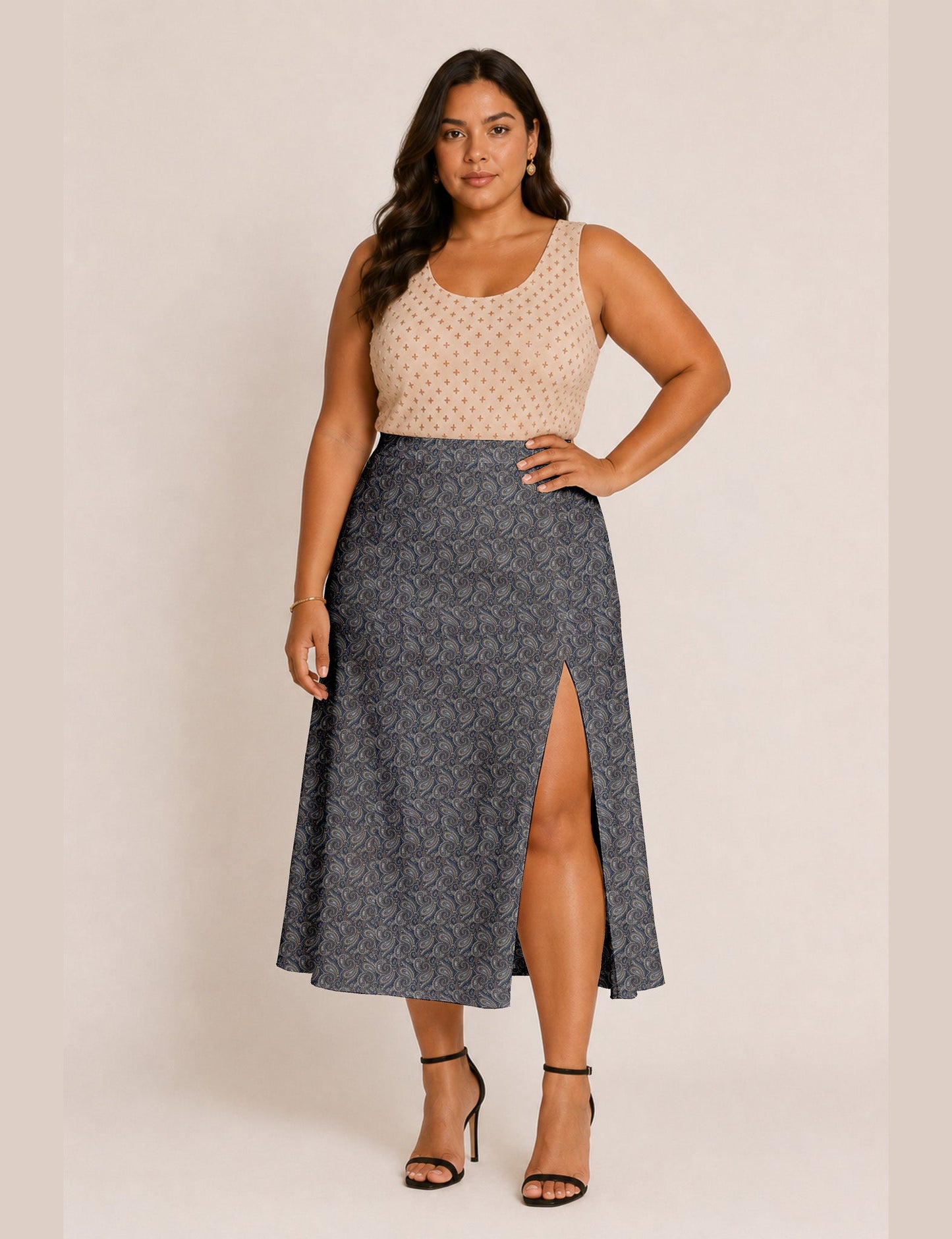 A line skirt with slit - Grey Paisley