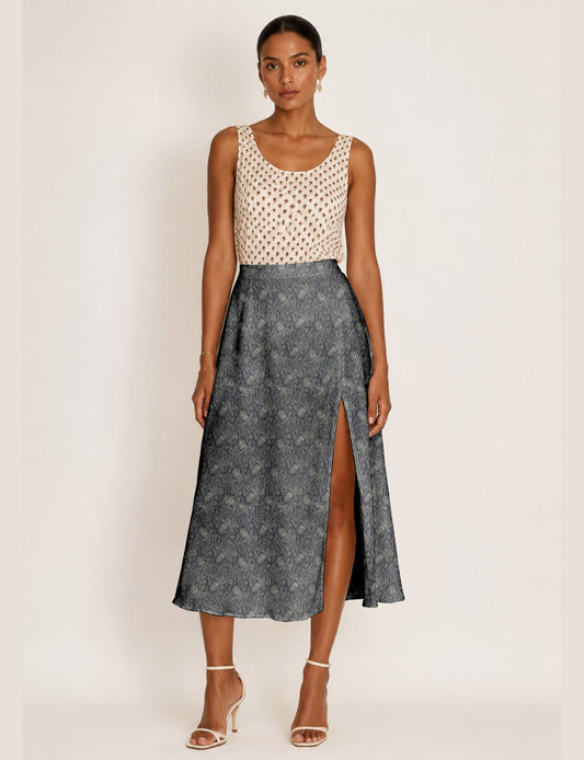 A line skirt with slit - Grey Paisley
