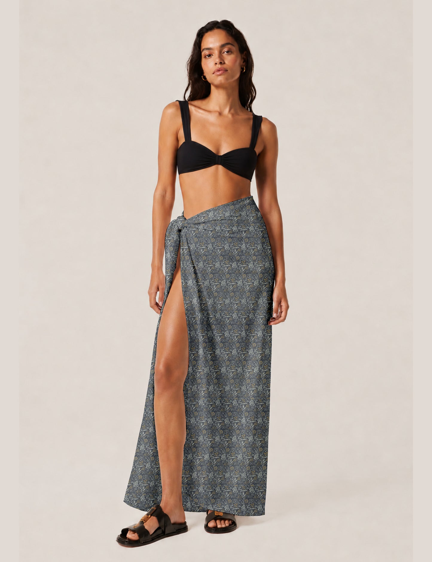 Explore sustainable elegance with our PAREO – a versatile piece for conscious fashion enthusiasts. More than an accessory, it's a statement of ethical clothing and green fashion. Ideal for getaways, this wrap-around works as a coverup, turban, or throw, showcasing our commitment to slow fashion, upcycled garments, and eco-friendly practices. Elevate your wardrobe with this eco-conscious and stylish pareo, a perfect addition to your collection of sustainable women's clothing.