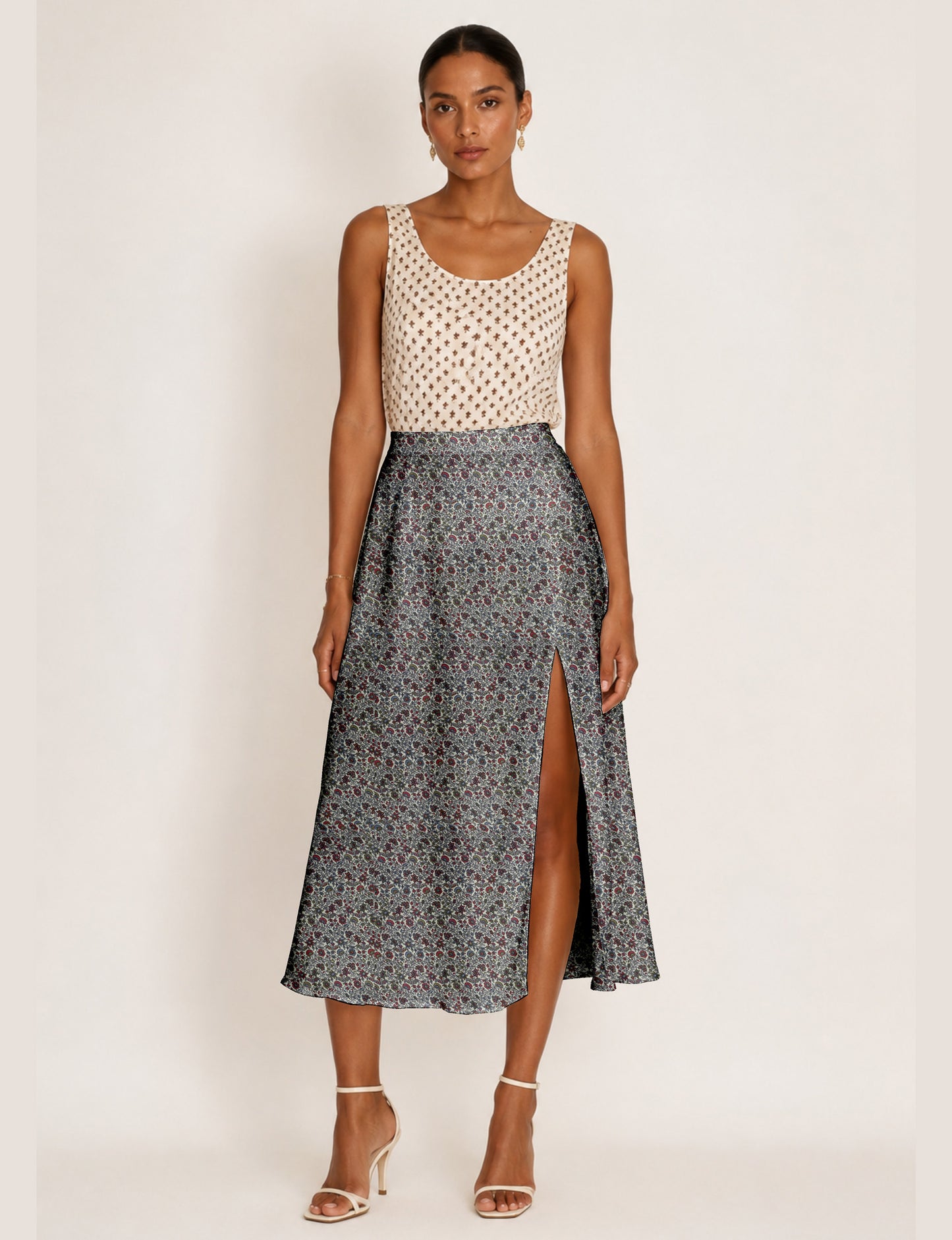 A line skirt with slit - Grey Tropical
