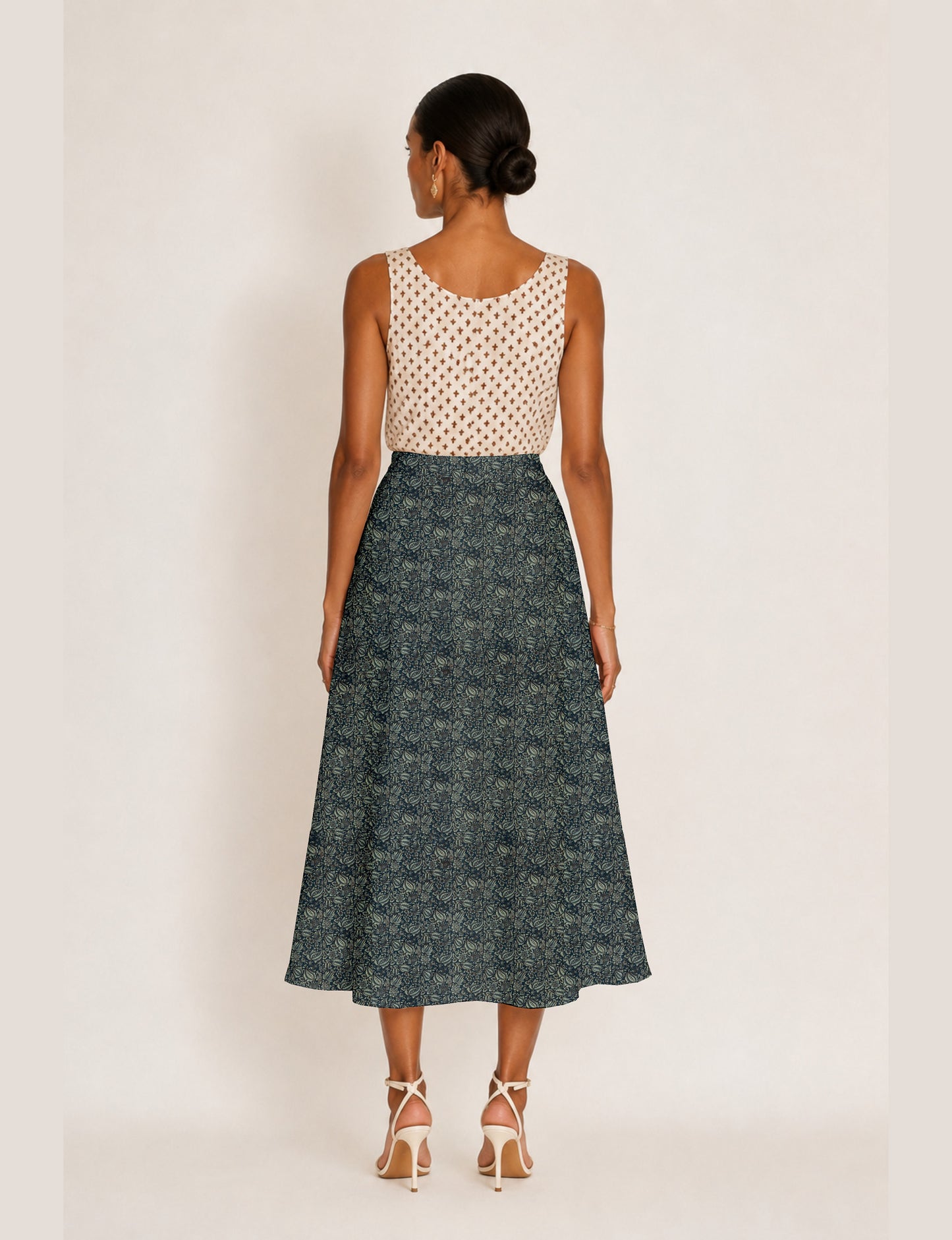 A line skirt with slit - Grey Tropical