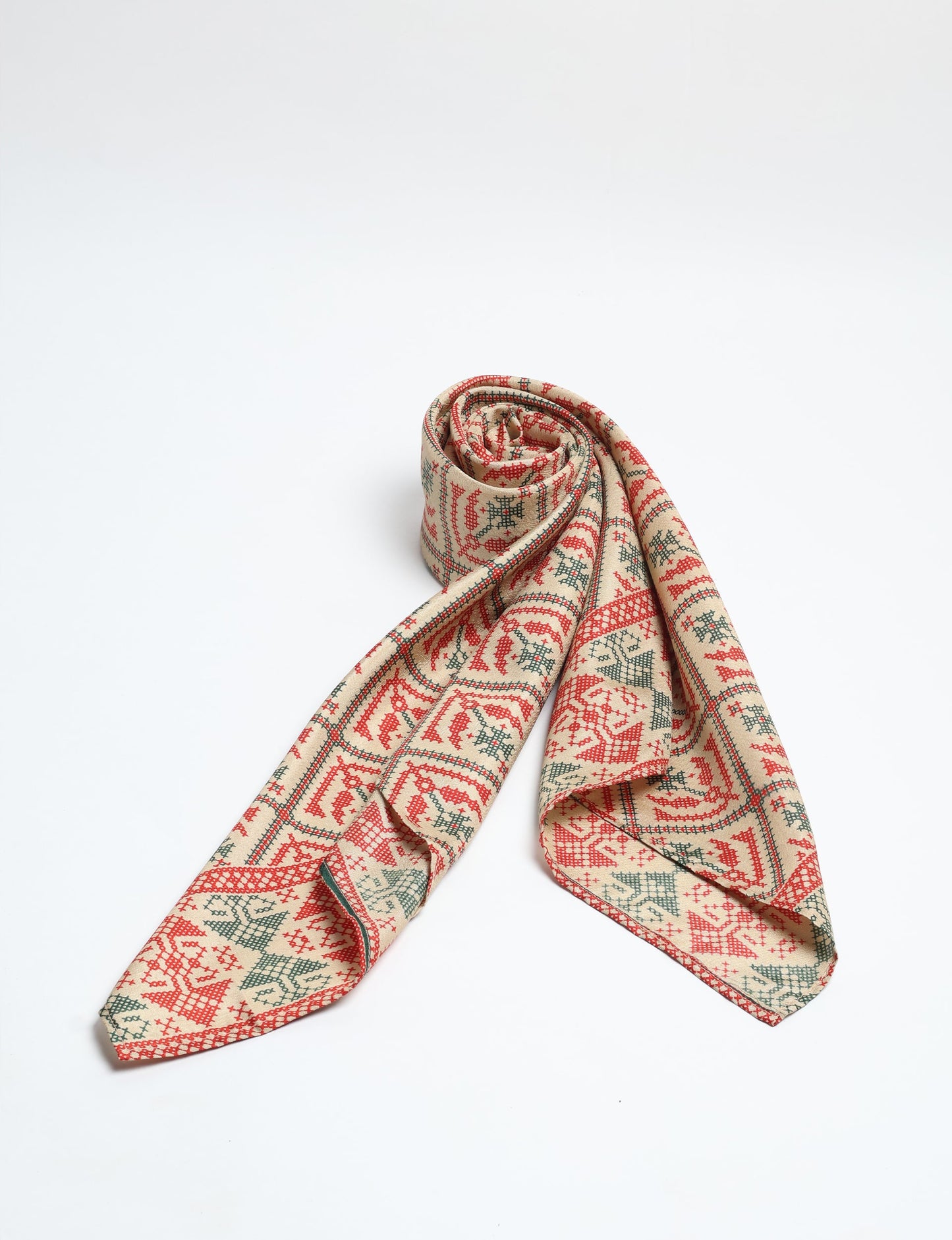 Chic and eco-friendly FOULARD square scarves, perfect for dressing up any outfit. Versatile styling around the head or neck for sunny days outdoors and evenings indoors, in warm and cooler climes. Ethical, eco-friendly, and stylish accessories to elevate your sustainable fashion game.