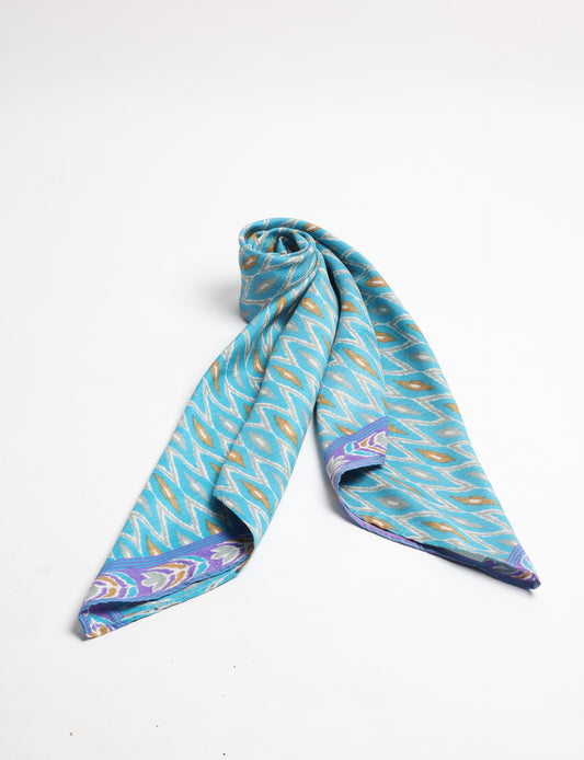 Chic and eco-friendly FOULARD square scarves, perfect for dressing up any outfit. Versatile styling around the head or neck for sunny days outdoors and evenings indoors, in warm and cooler climes. Ethical, eco-friendly, and stylish accessories to elevate your sustainable fashion game.