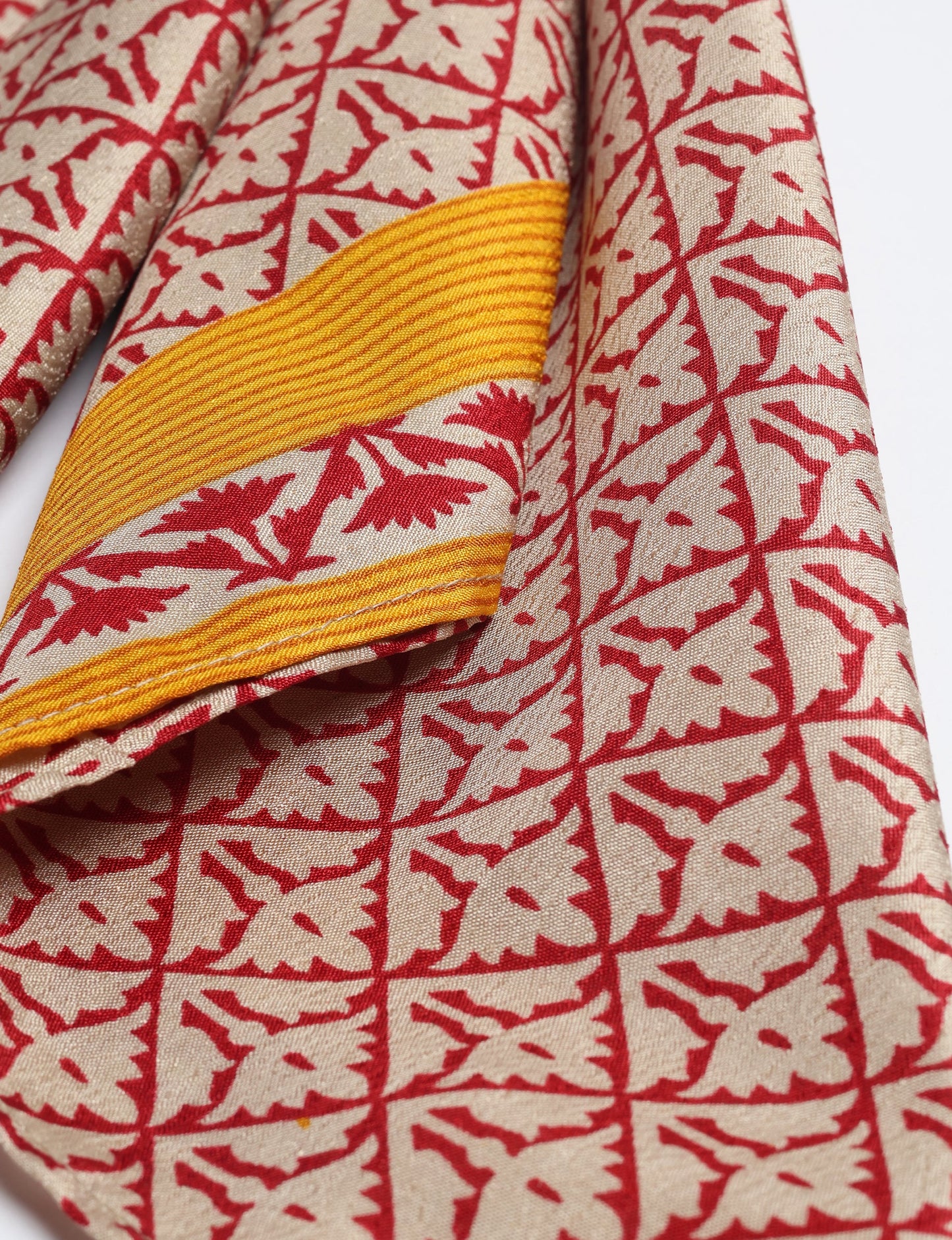 Chic and eco-friendly FOULARD square scarves, perfect for dressing up any outfit. Versatile styling around the head or neck for sunny days outdoors and evenings indoors, in warm and cooler climes. Ethical, eco-friendly, and stylish accessories to elevate your sustainable fashion game.