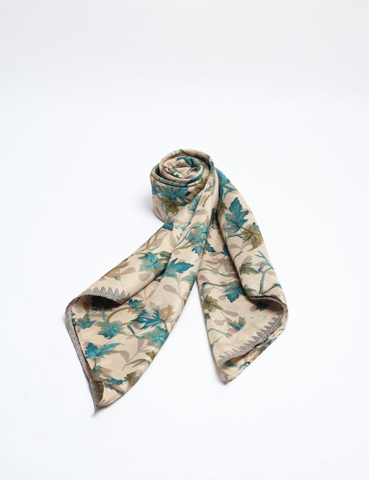 Chic and eco-friendly FOULARD square scarves, perfect for dressing up any outfit. Versatile styling around the head or neck for sunny days outdoors and evenings indoors, in warm and cooler climes. Ethical, eco-friendly, and stylish accessories to elevate your sustainable fashion game.