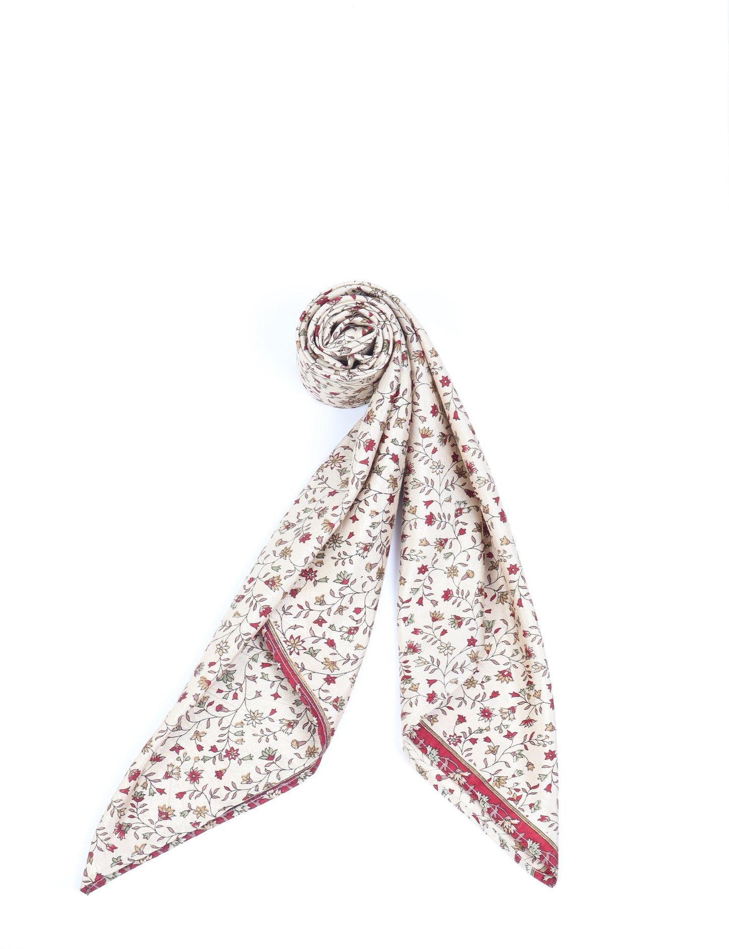 Chic and eco-friendly FOULARD square scarves, perfect for dressing up any outfit. Versatile styling around the head or neck for sunny days outdoors and evenings indoors, in warm and cooler climes. Ethical, eco-friendly, and stylish accessories to elevate your sustainable fashion game.