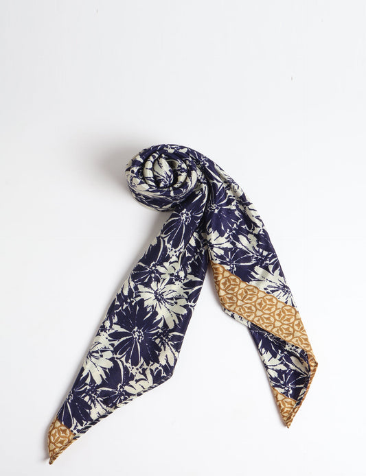 Chic and eco-friendly FOULARD square scarves, perfect for dressing up any outfit. Versatile styling around the head or neck for sunny days outdoors and evenings indoors, in warm and cooler climes. Ethical, eco-friendly, and stylish accessories to elevate your sustainable fashion game.
