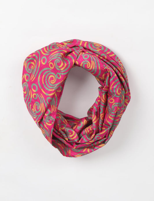 Sustainable style embraces you with our LOOP SCARF – an infinity-style scarf crafted from vibrant, pattern-rich saris. Handcrafted by experienced Mumbai-based artisans, this versatile scarf can be worn looped once or twice around your neck or as a head-wrap. From laid-back beach vacations to dress-to-impress dinners, this scarf is a timeless accessory.