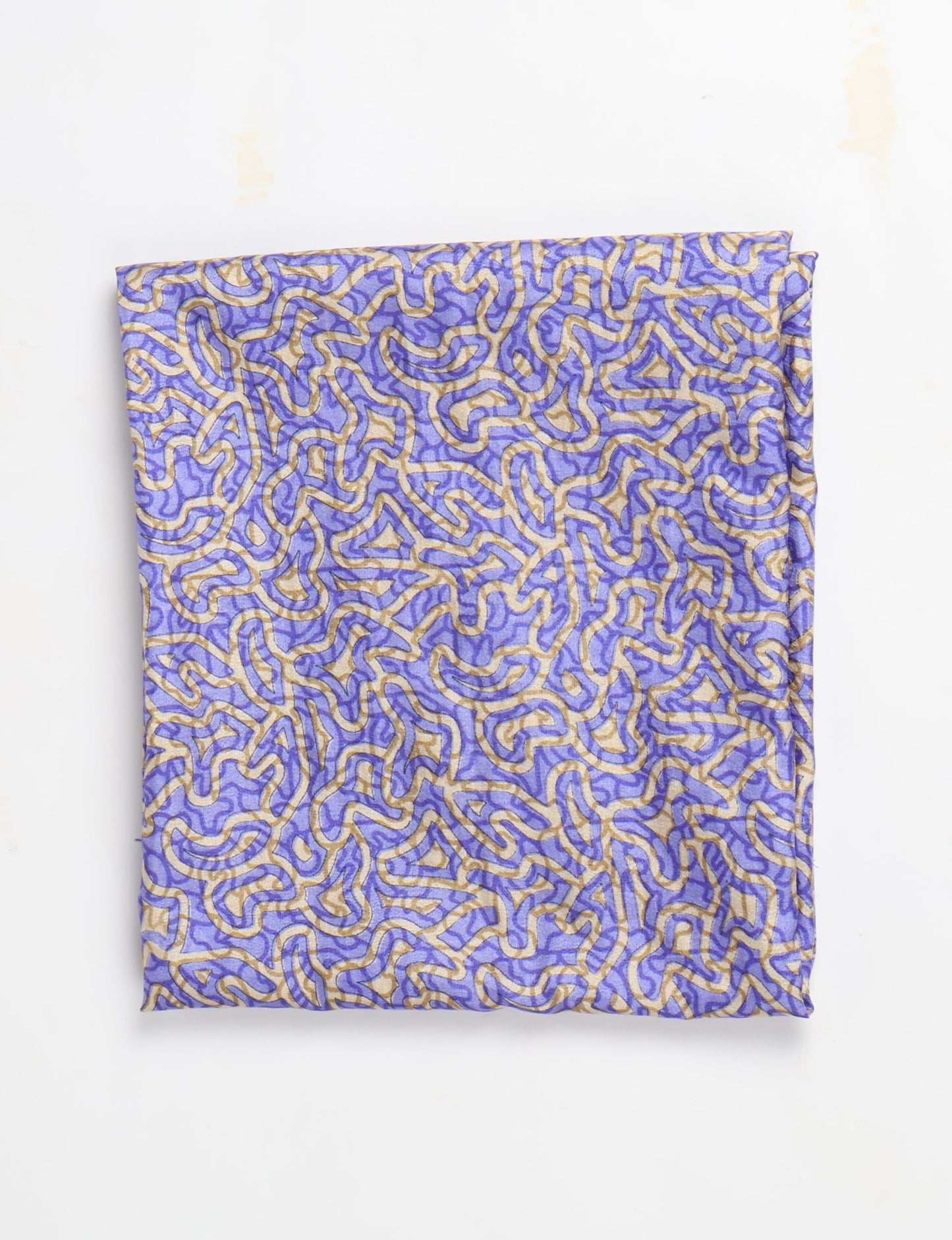 Explore sustainable elegance with our PAREO – a versatile piece for conscious fashion enthusiasts. More than an accessory, it's a statement of ethical clothing and green fashion. Ideal for getaways, this wrap-around works as a coverup, turban, or throw, showcasing our commitment to slow fashion, upcycled garments, and eco-friendly practices. Elevate your wardrobe with this eco-conscious and stylish pareo, a perfect addition to your collection of sustainable women's clothing.