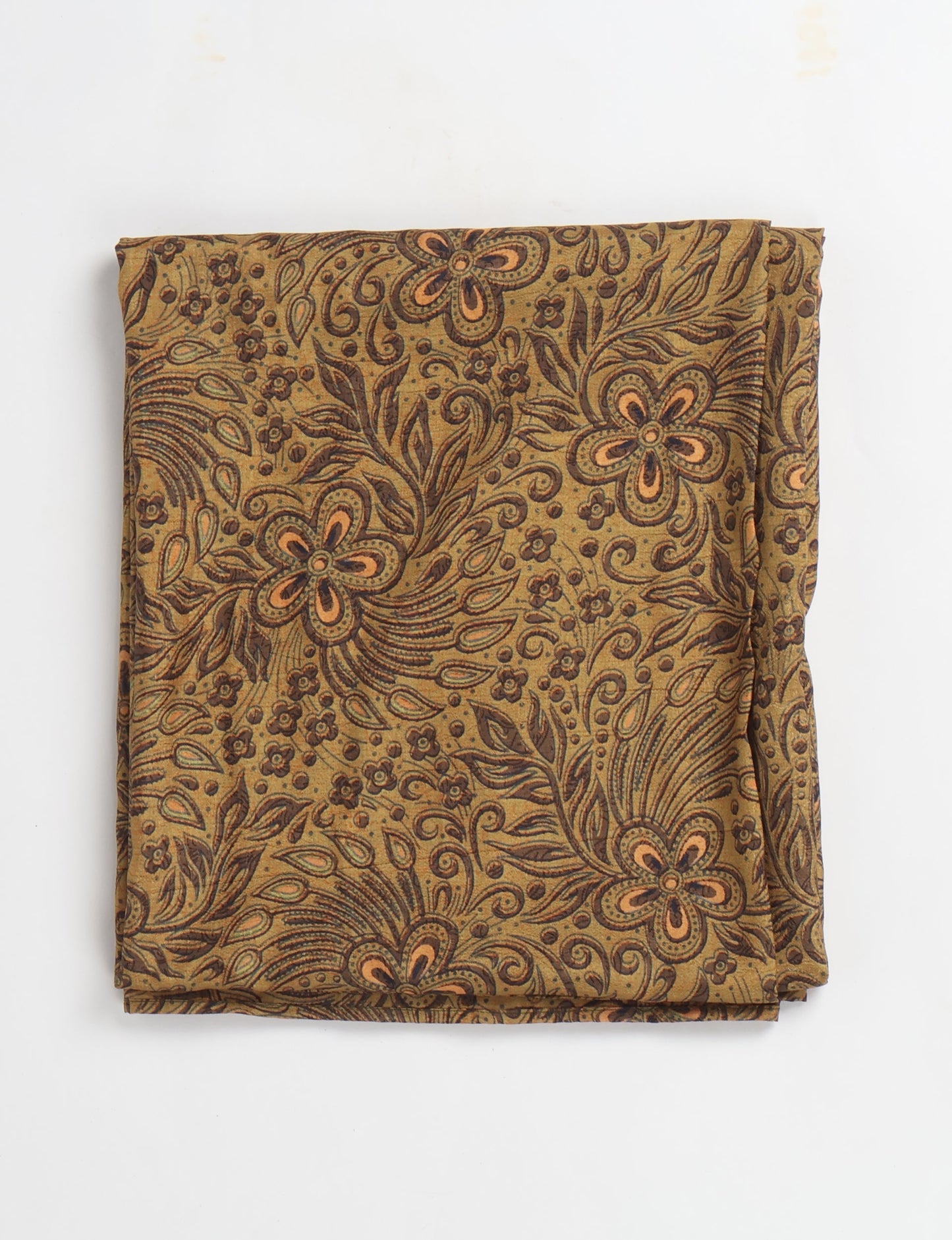 Explore sustainable elegance with our PAREO – a versatile piece for conscious fashion enthusiasts. More than an accessory, it's a statement of ethical clothing and green fashion. Ideal for getaways, this wrap-around works as a coverup, turban, or throw, showcasing our commitment to slow fashion, upcycled garments, and eco-friendly practices. Elevate your wardrobe with this eco-conscious and stylish pareo, a perfect addition to your collection of sustainable women's clothing.