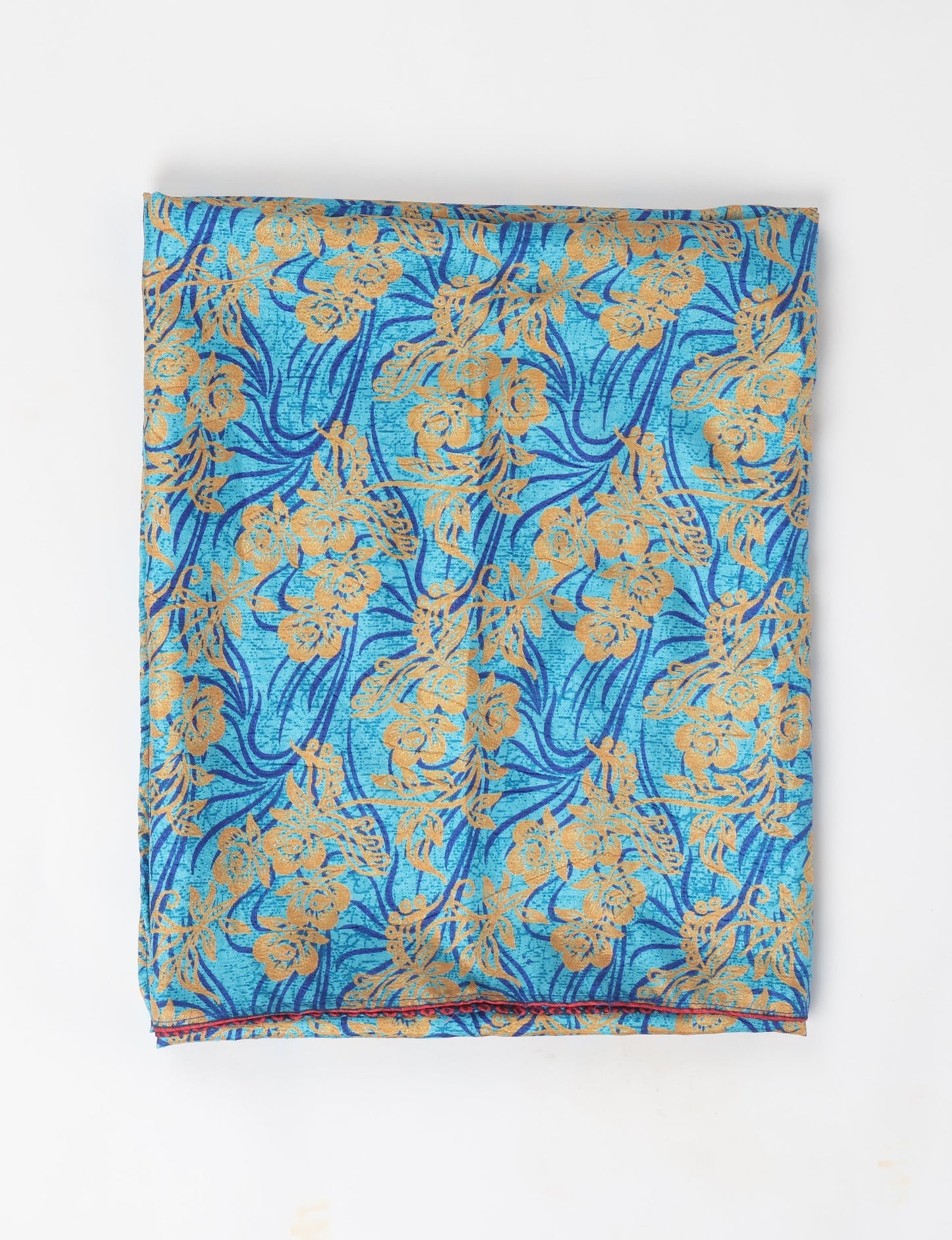 Explore sustainable elegance with our PAREO – a versatile piece for conscious fashion enthusiasts. More than an accessory, it's a statement of ethical clothing and green fashion. Ideal for getaways, this wrap-around works as a coverup, turban, or throw, showcasing our commitment to slow fashion, upcycled garments, and eco-friendly practices. Elevate your wardrobe with this eco-conscious and stylish pareo, a perfect addition to your collection of sustainable women's clothing.