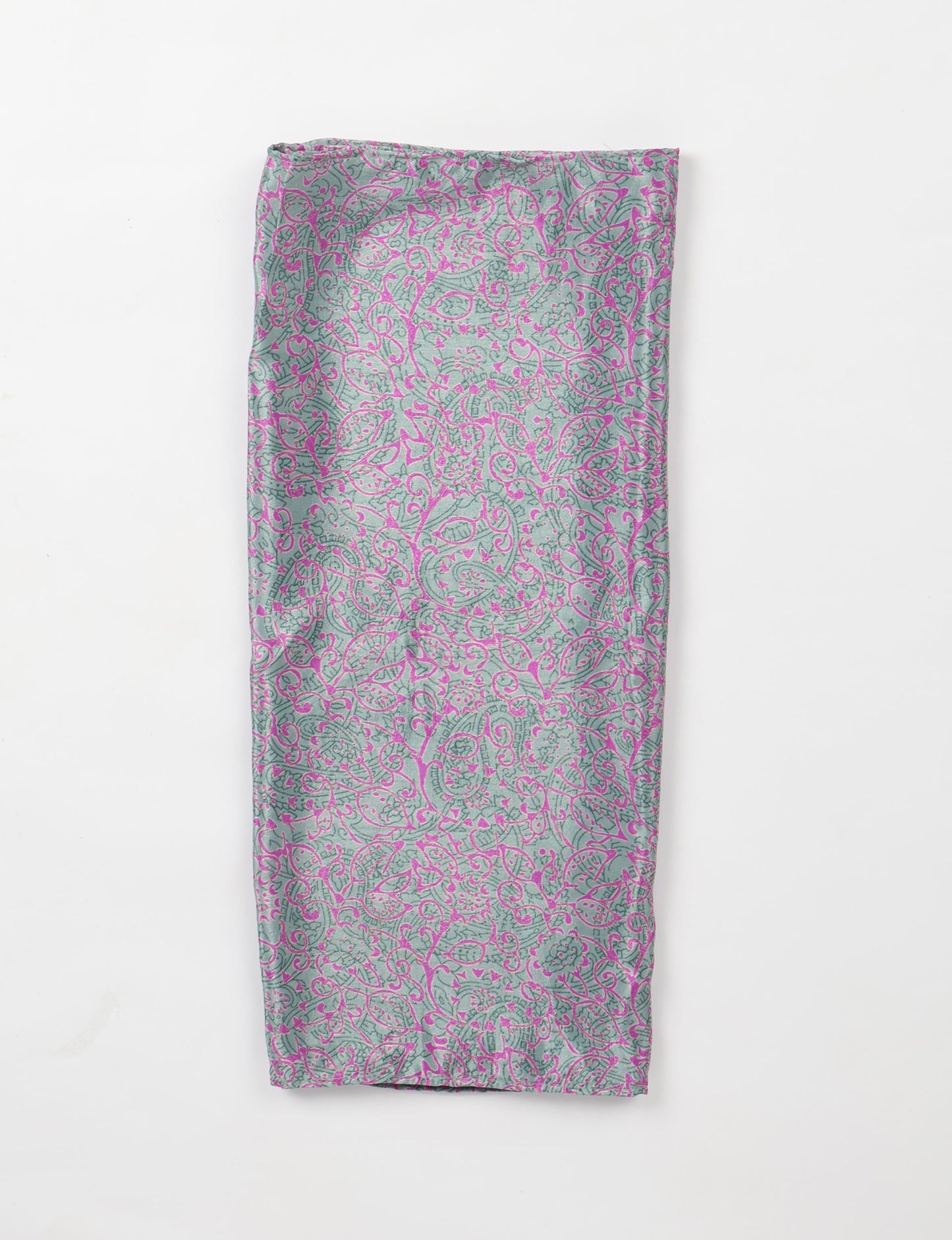 Wrap yourself in style with our printed rectangular stole, designed for neck, shoulders, or waist. Ethically crafted and embracing sustainability, this versatile accessory is a perfect addition to your wardrobe. Experience the beauty of eco-friendly fashion with our conscious clothing collection.