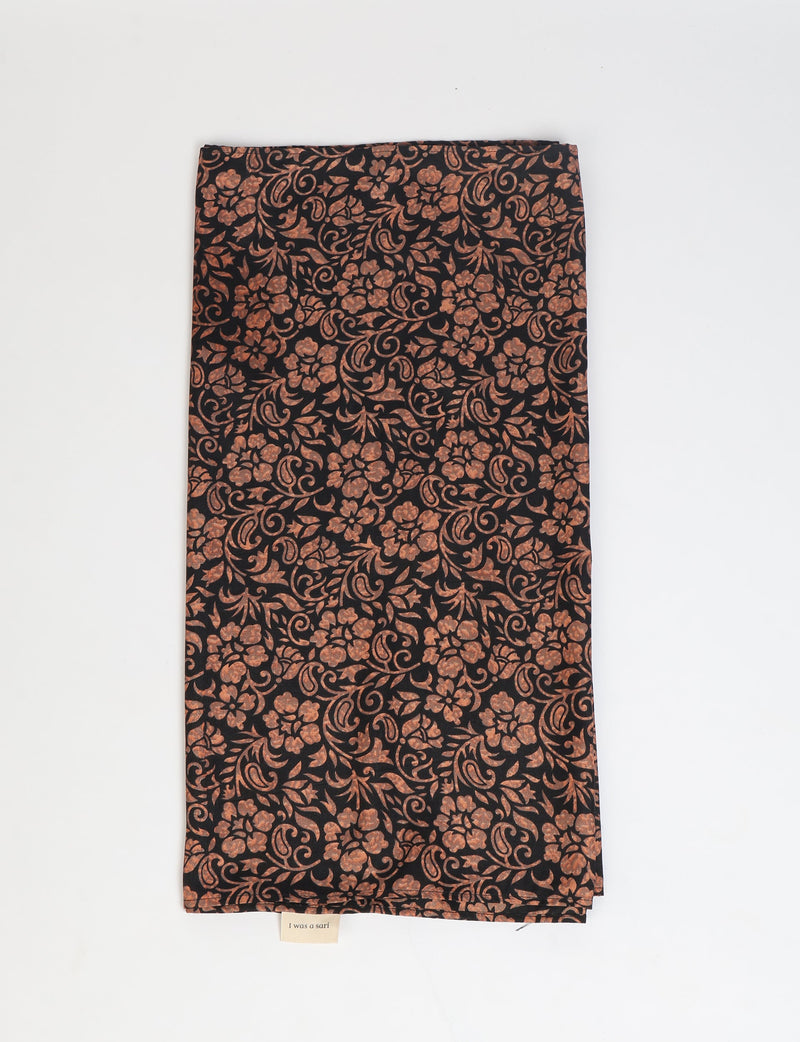 Wrap yourself in style with our printed rectangular stole, designed for neck, shoulders, or waist. Ethically crafted and embracing sustainability, this versatile accessory is a perfect addition to your wardrobe. Experience the beauty of eco-friendly fashion with our conscious clothing collection.