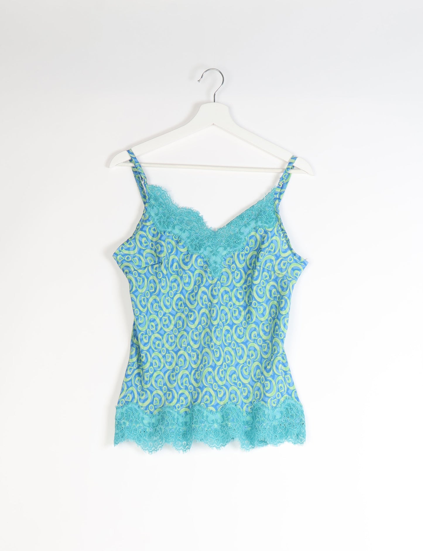 Discover the epitome of ethical sleepwear with our PJ Set Long – a blend of comfort, sustainability, and chic design. Crafted by skilled Mumbai artisans from upcycled saris, these pajamas redefine eco-friendly fashion, offering a conscious choice for your wardrobe.