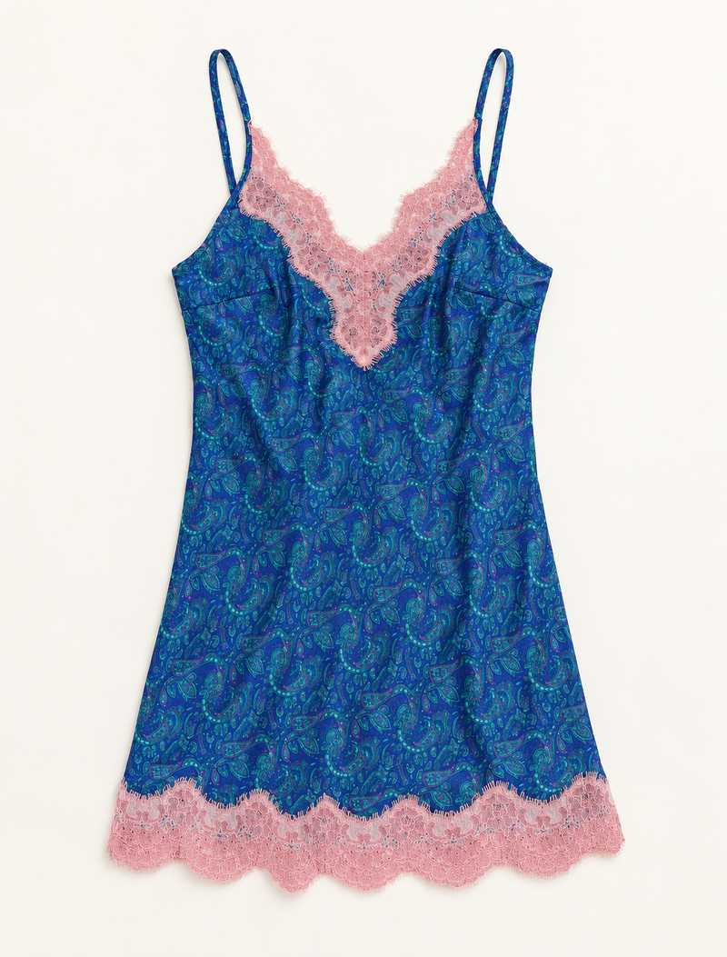 Experience nighttime luxury with our NIGHT DRESS – a true sleeping beauty crafted from upcycled sari fabric by dedicated artisans. Seamlessly combining purpose and comfort, these nightdresses offer a relaxed fit and lightweight material, ideal for sleeping, lounging, or enjoying a tranquil moment sipping coffee on your balcony.