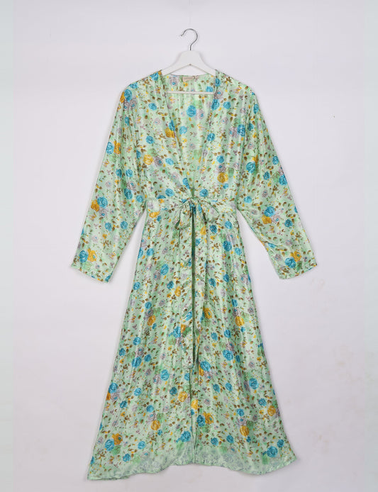 Beach robe made from upcycled saris, embodying ethical and sustainable fashion principles. Perfect for eco-conscious beachgoers and mindful living enthusiasts.